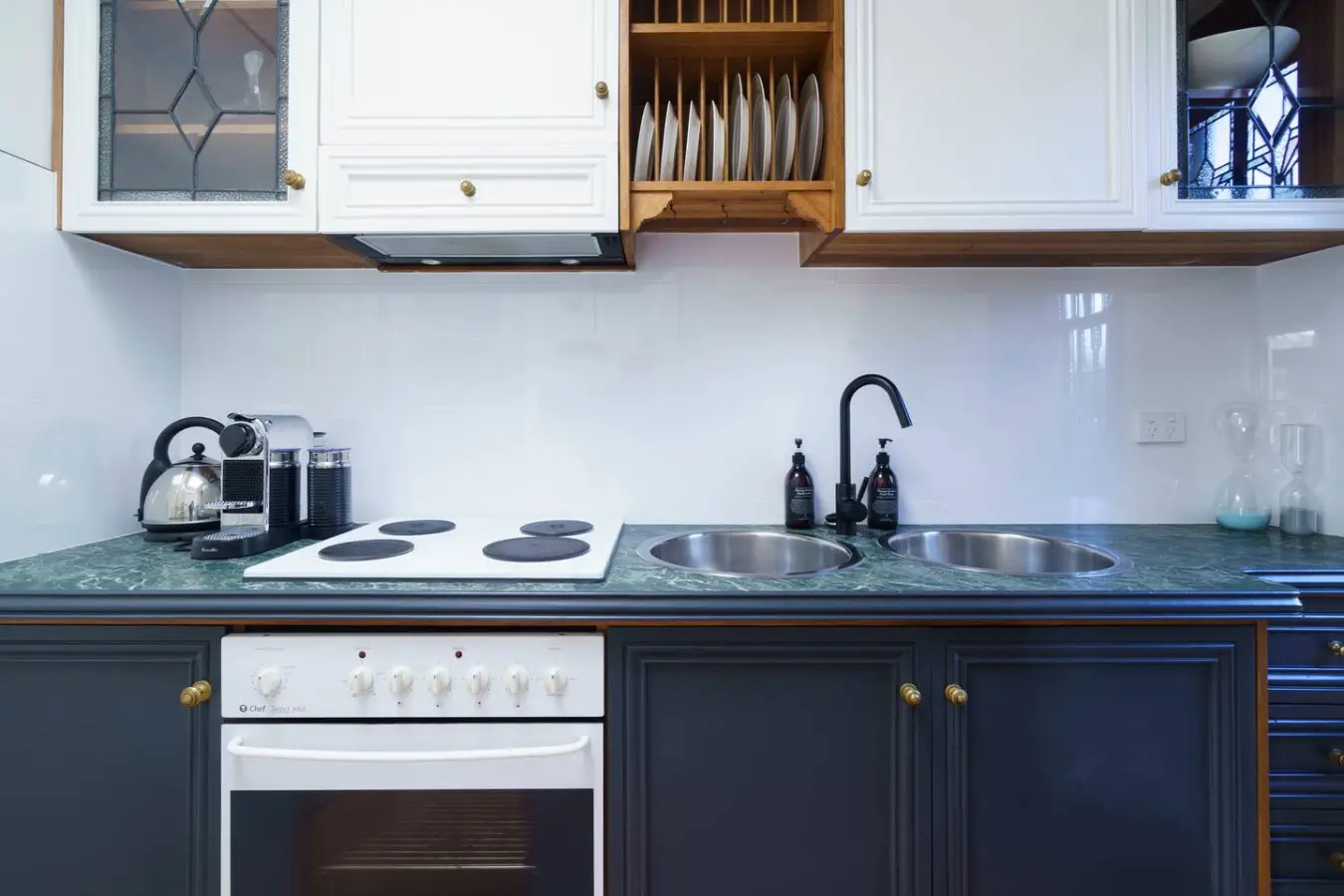 Bryn-y-Mor Cottage – Romantic Fireplace Getaway, Leura - Image 18