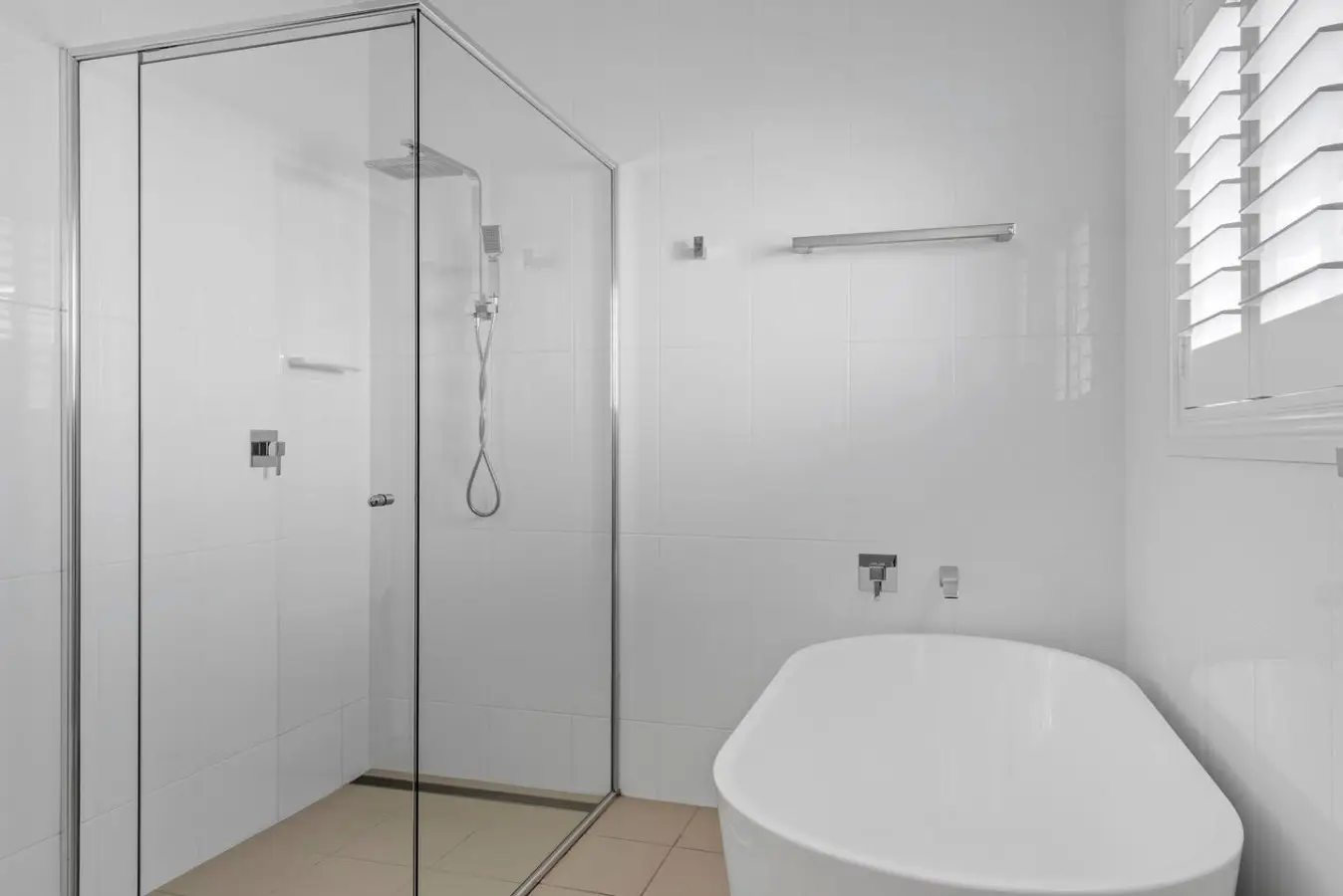 The Lighthouse – 4BR Beach House, Sleeps 10, Mollymook - Image 26