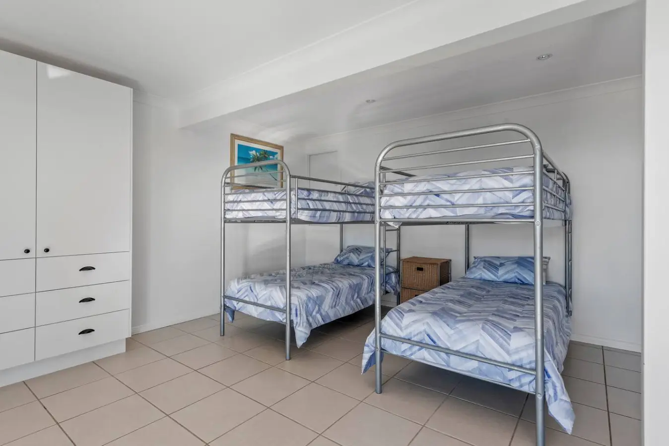 The Lighthouse – 4BR Beach House, Sleeps 10, Mollymook - Image 21