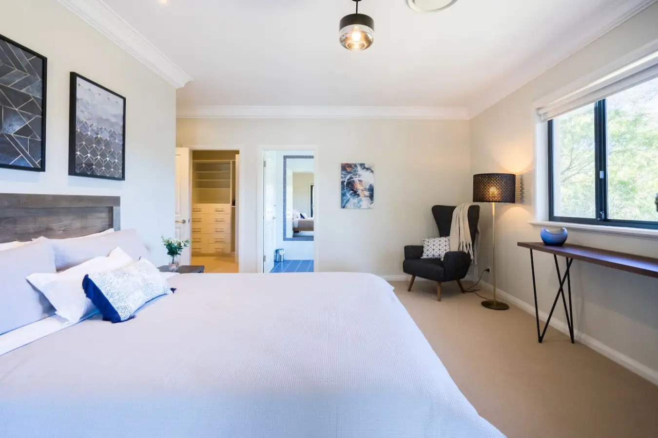 Alleura House – 5BR Bushland Retreat, Sleeps 12, Leura - Image 11