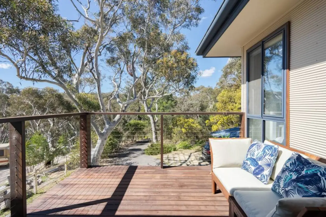 Alleura House – 5BR Bushland Retreat, Sleeps 12, Leura - Image 4