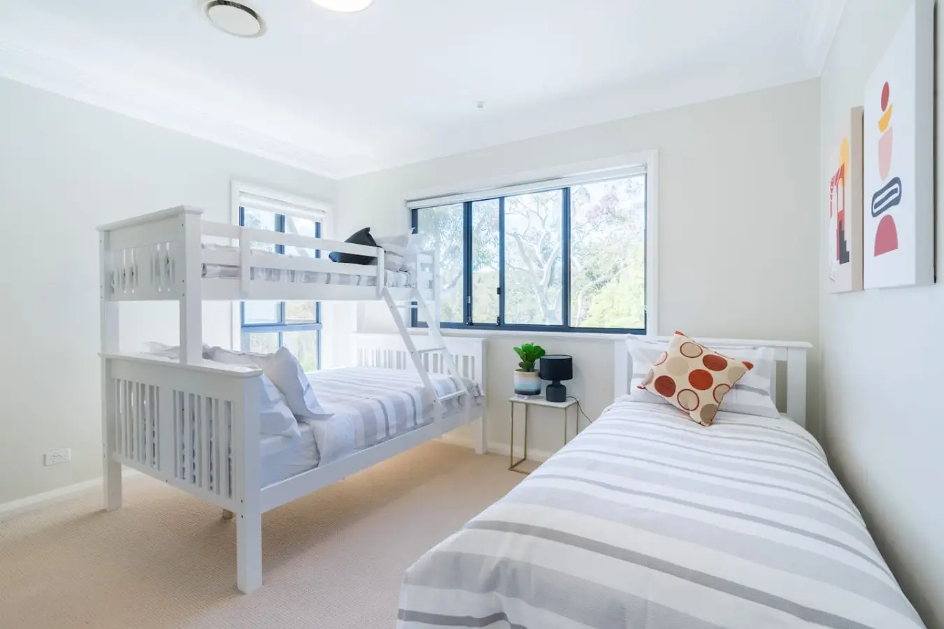 Alleura House – 5BR Bushland Retreat, Sleeps 12, Leura - Image 16