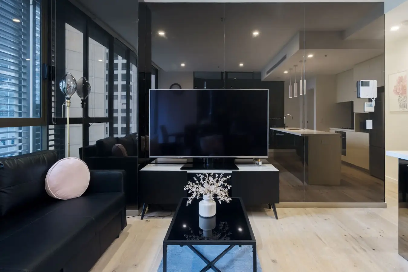 Sydney CBD 2-Bedroom Apartment with Hyde Park Views – Sleeps 6 - Image 7