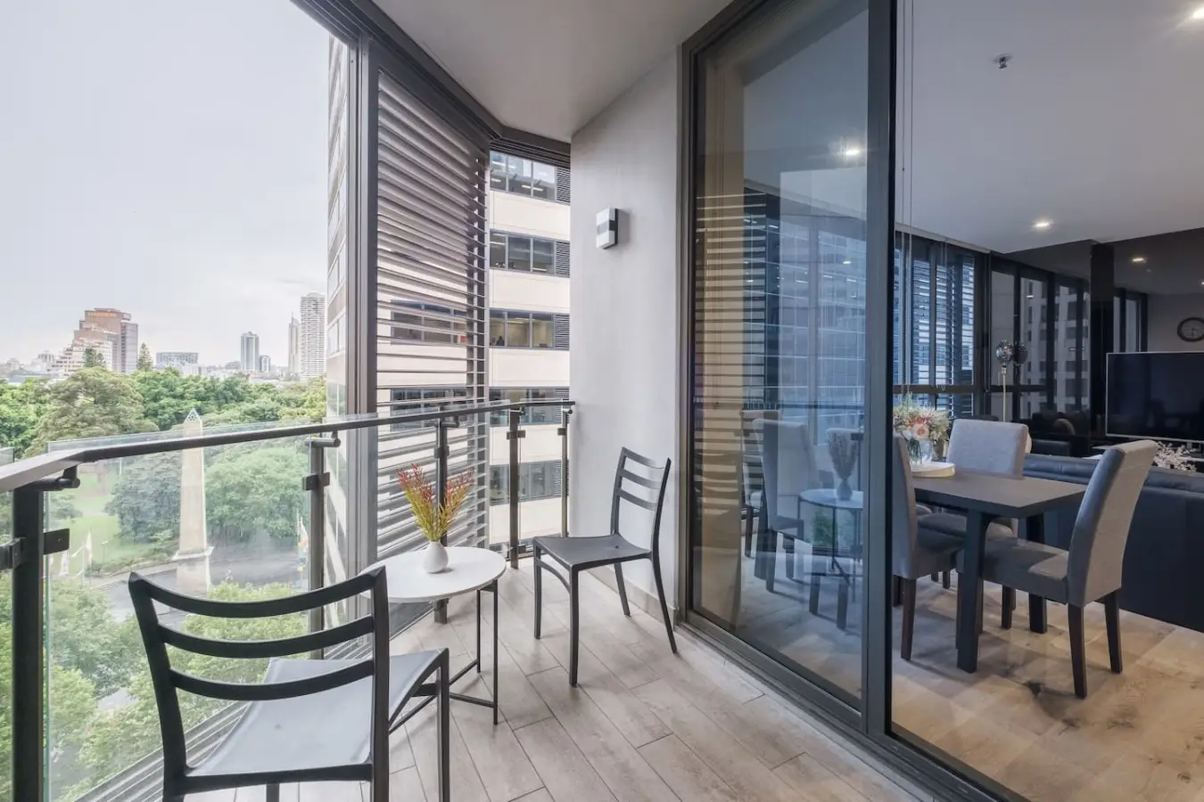 Sydney CBD 2-Bedroom Apartment with Hyde Park Views – Sleeps 6 - Image 21