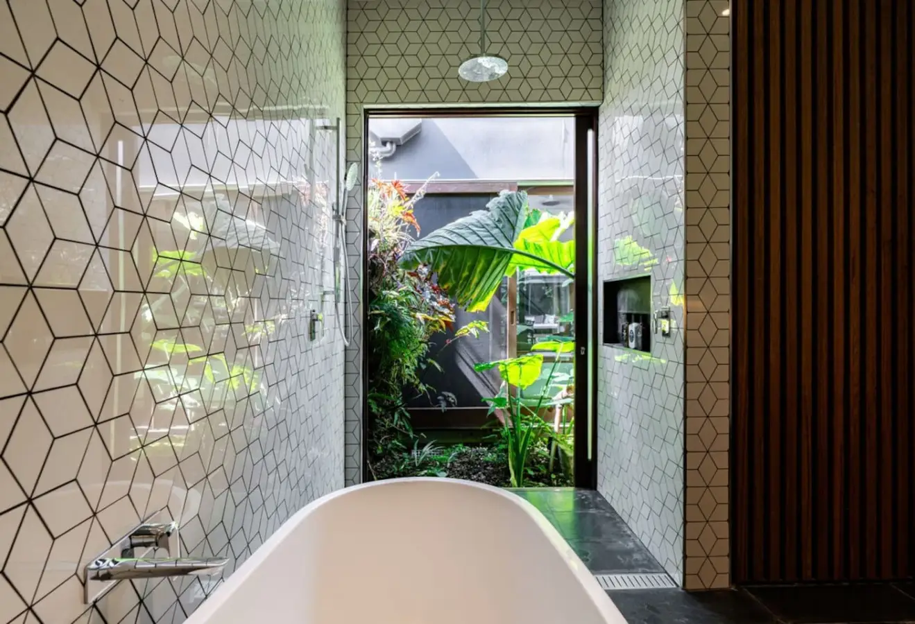 Villa Catherine – 3BR House, Lilyfield, 15 Min to Sydney CBD - Image 14