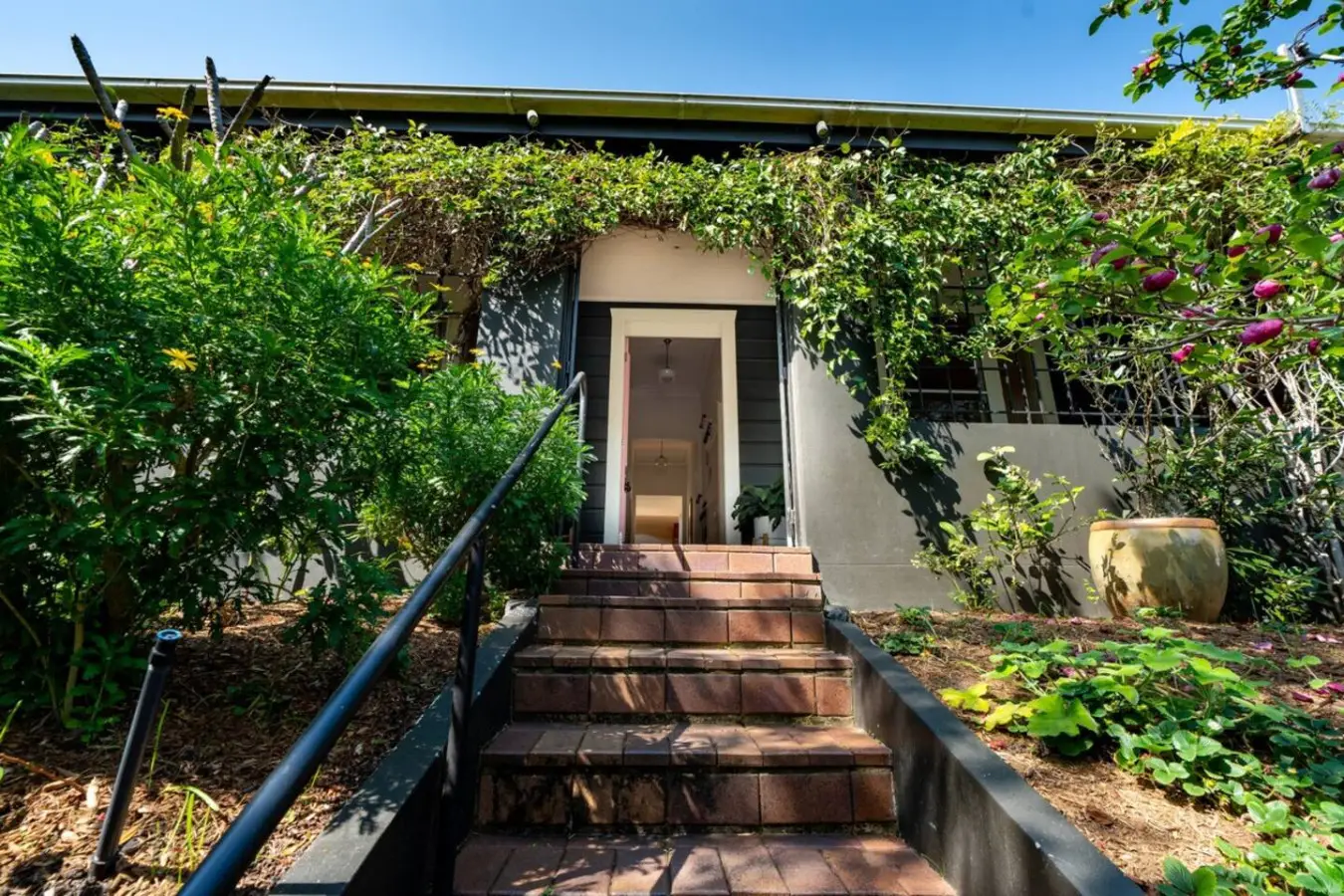 Villa Catherine – 3BR House, Lilyfield, 15 Min to Sydney CBD - Image 33