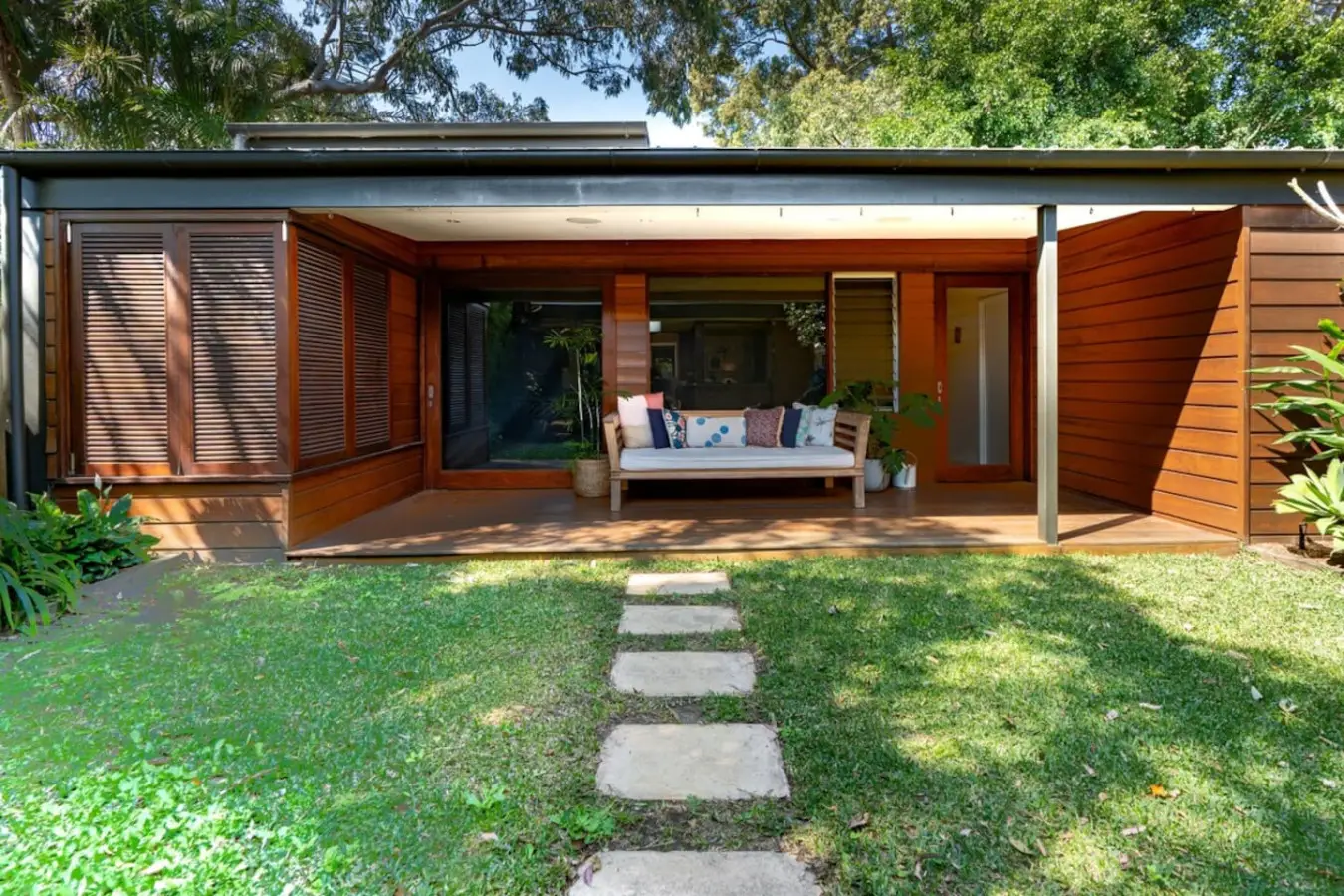 Villa Catherine – 3BR House, Lilyfield, 15 Min to Sydney CBD - Image 12