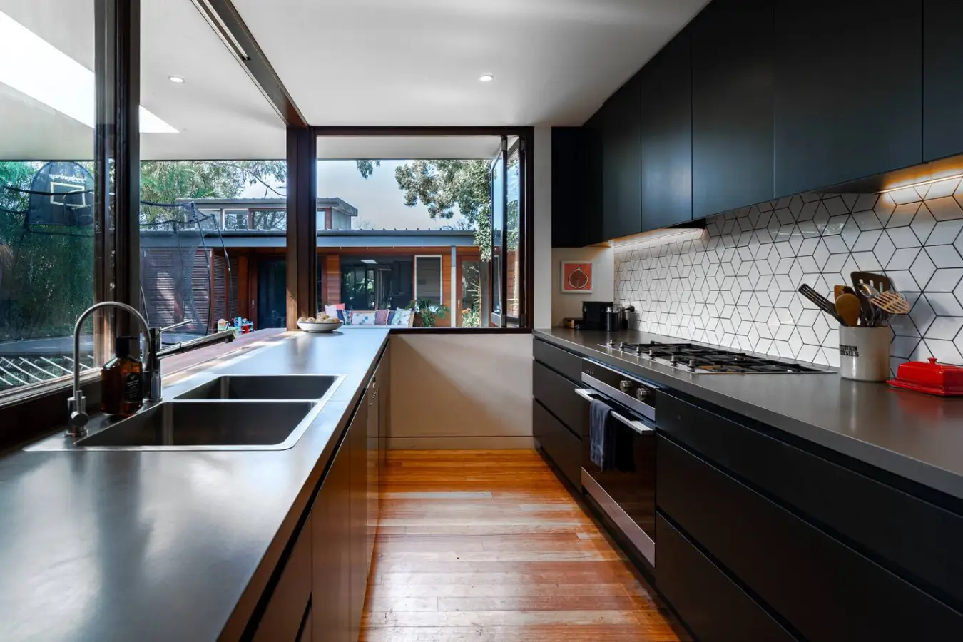 Villa Catherine – 4BR House + Studio, Lilyfield, Sydney - Image 7