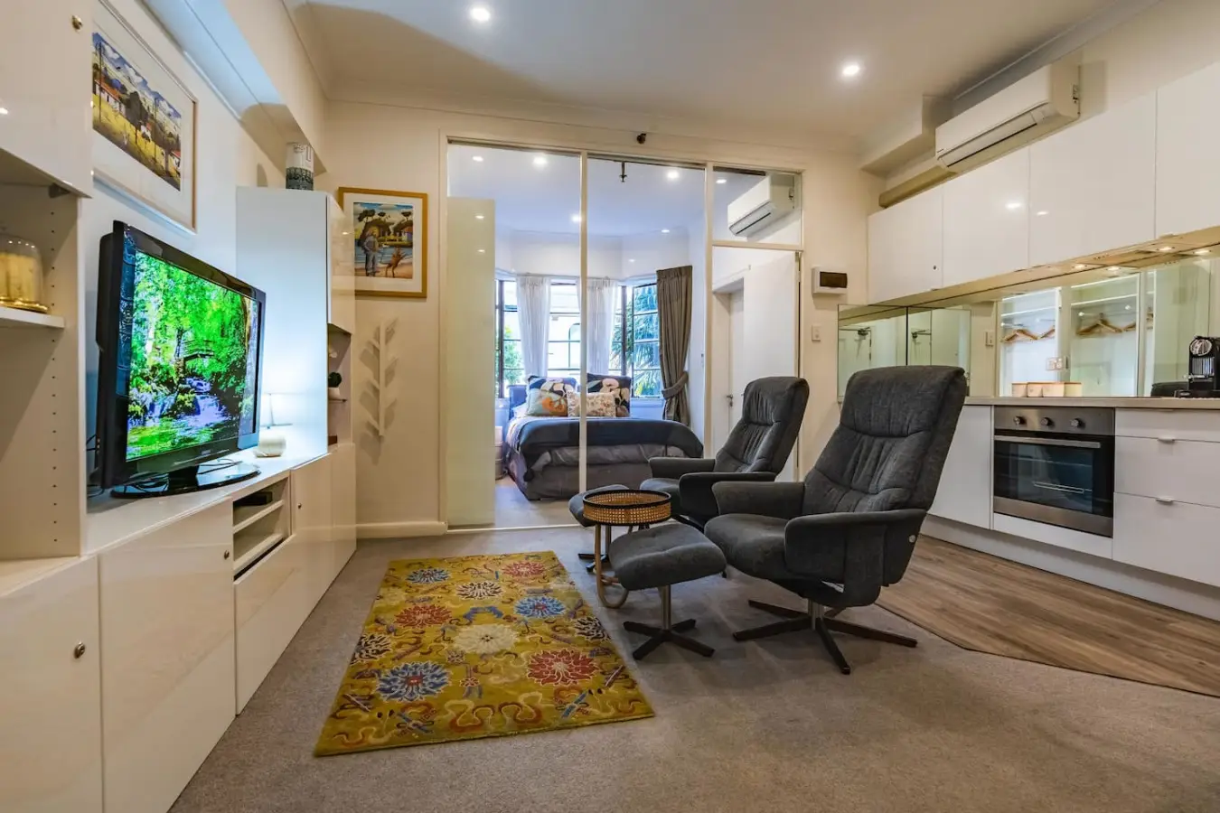 Oversized Potts Point Studio – Pet Friendly (Monthly Stays) - Image 1