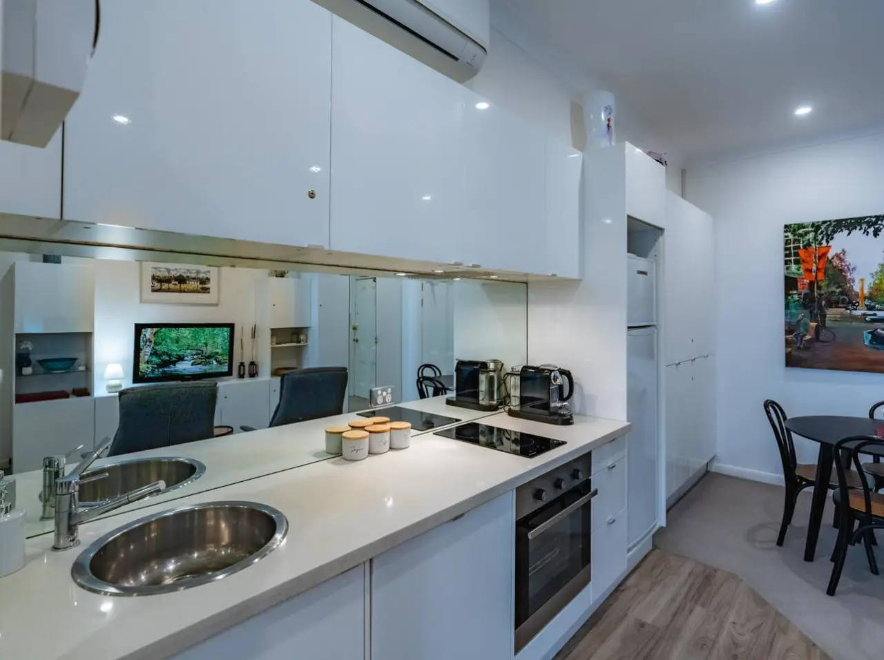Oversized Potts Point Studio – Pet Friendly (Monthly Stays) - Image 5