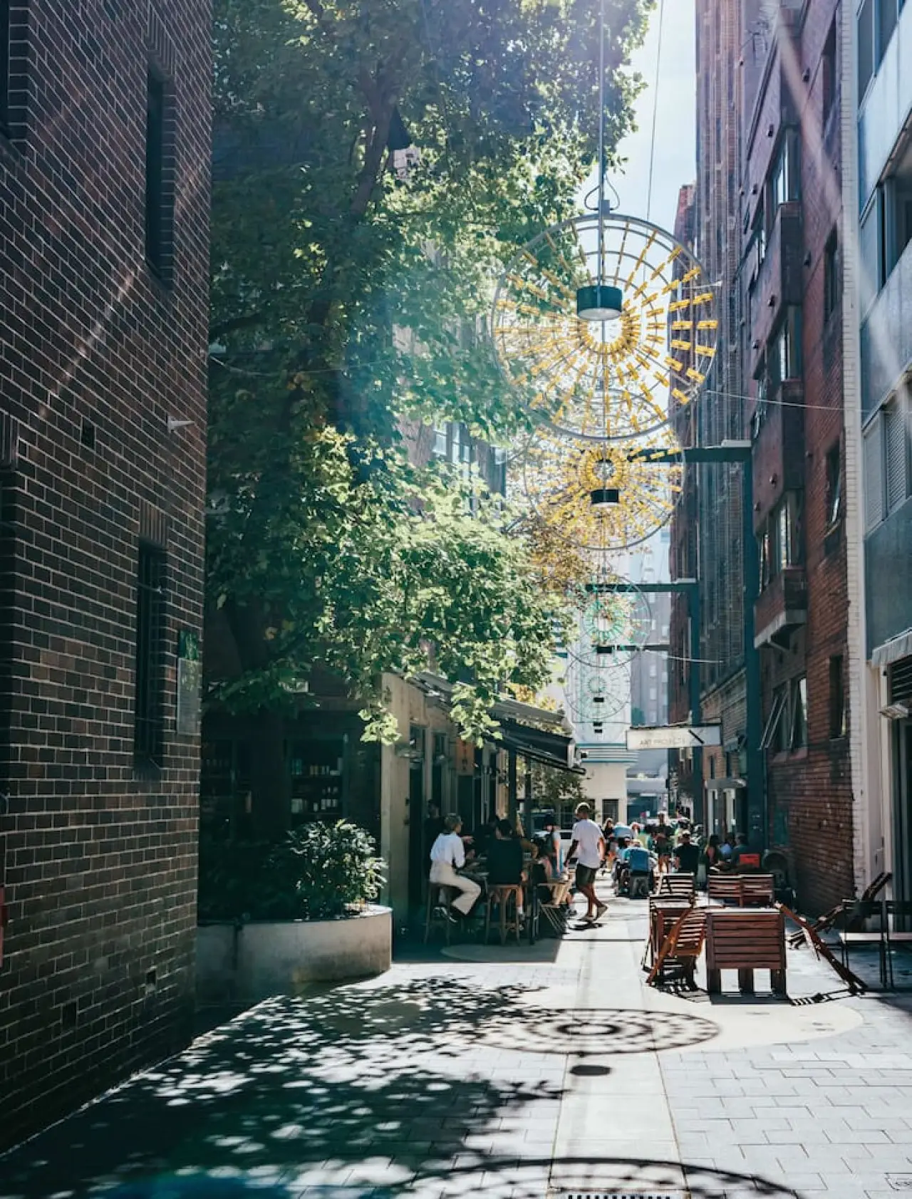 Oversized Potts Point Studio, Pet Friendly, Art Deco Building - Image 14