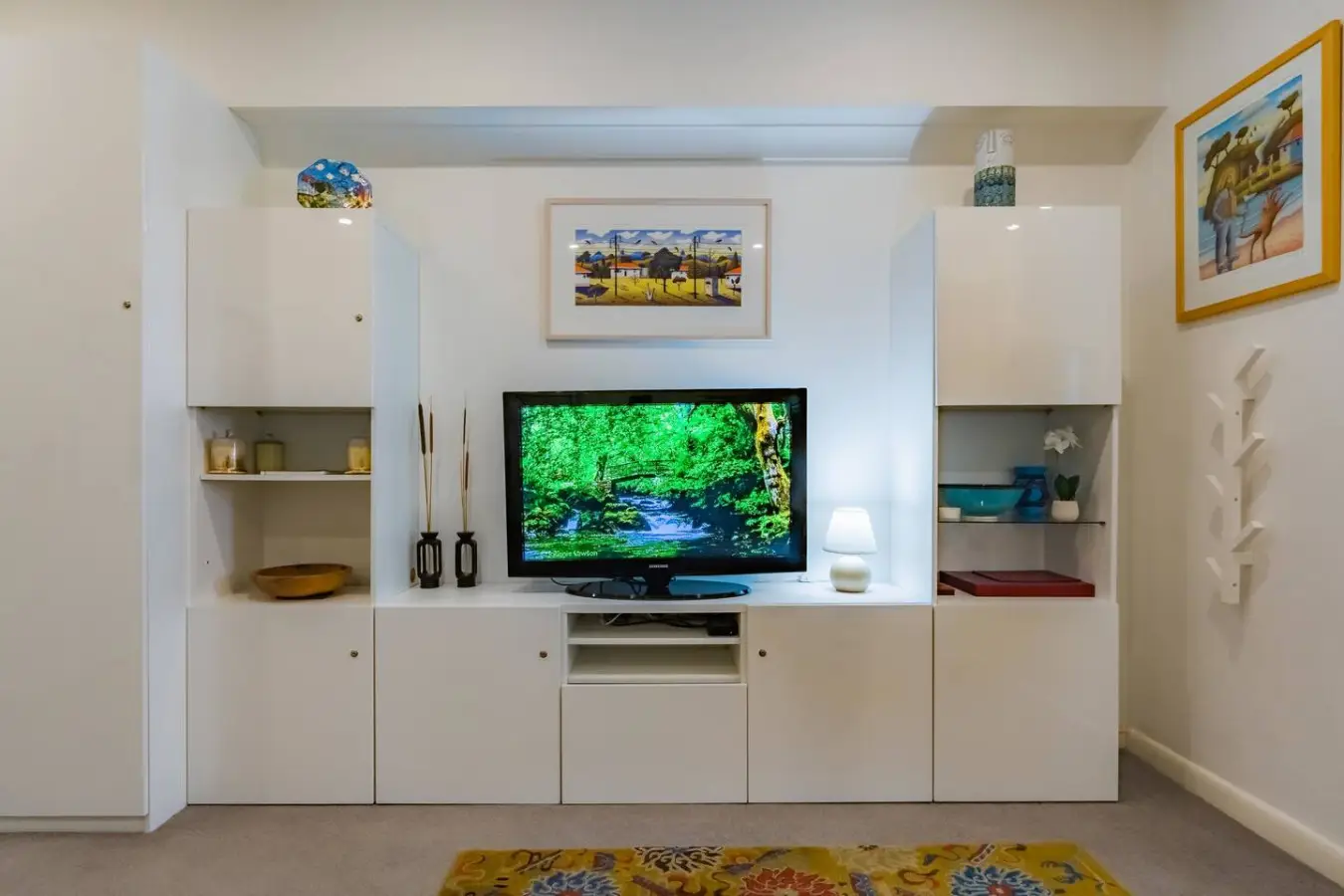 Oversized Potts Point Studio, Pet Friendly, Art Deco Building - Image 2