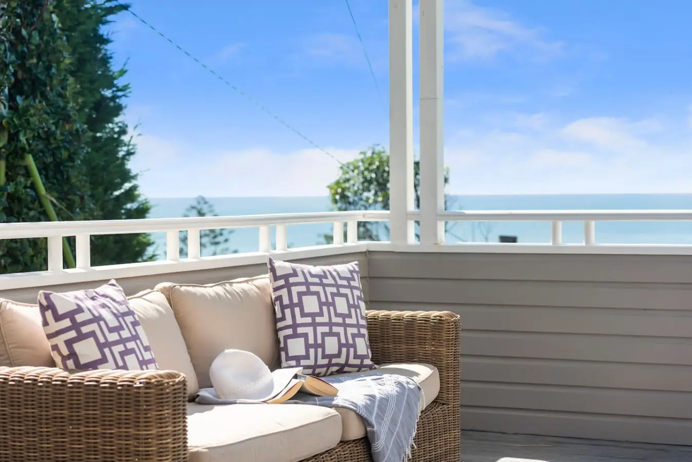 Luxury 3BR Beach House with Ocean Views, Whale Beach - Image 5