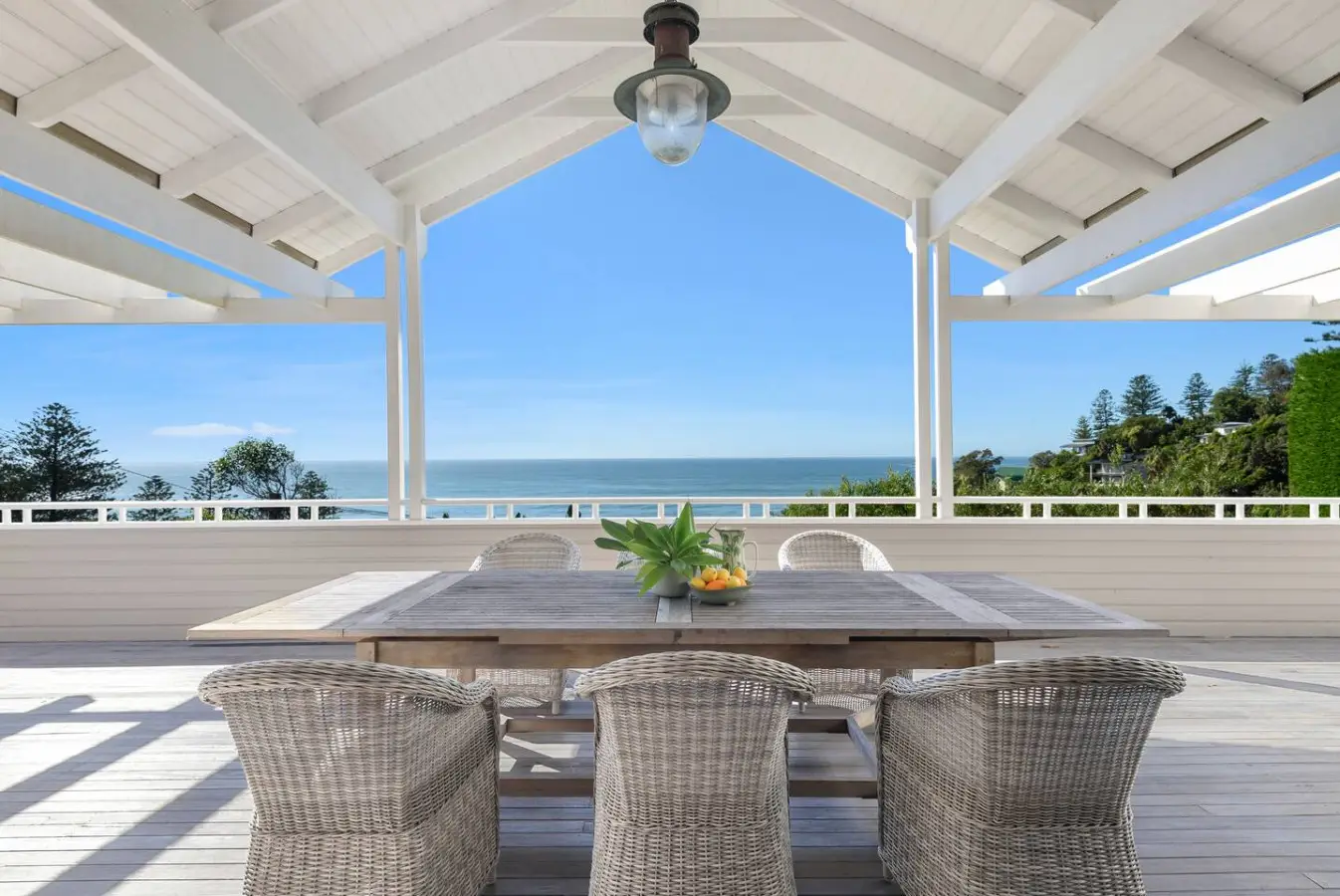 Luxury 3BR Beach House with Ocean Views, Whale Beach - Image 1