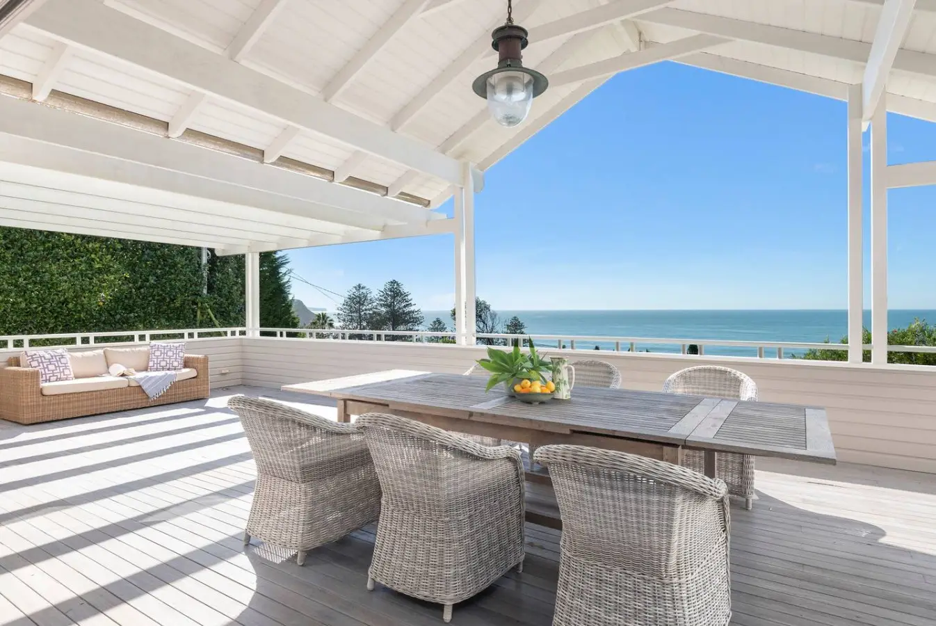 Luxury 3BR Beach House with Ocean Views, Whale Beach - Image 2