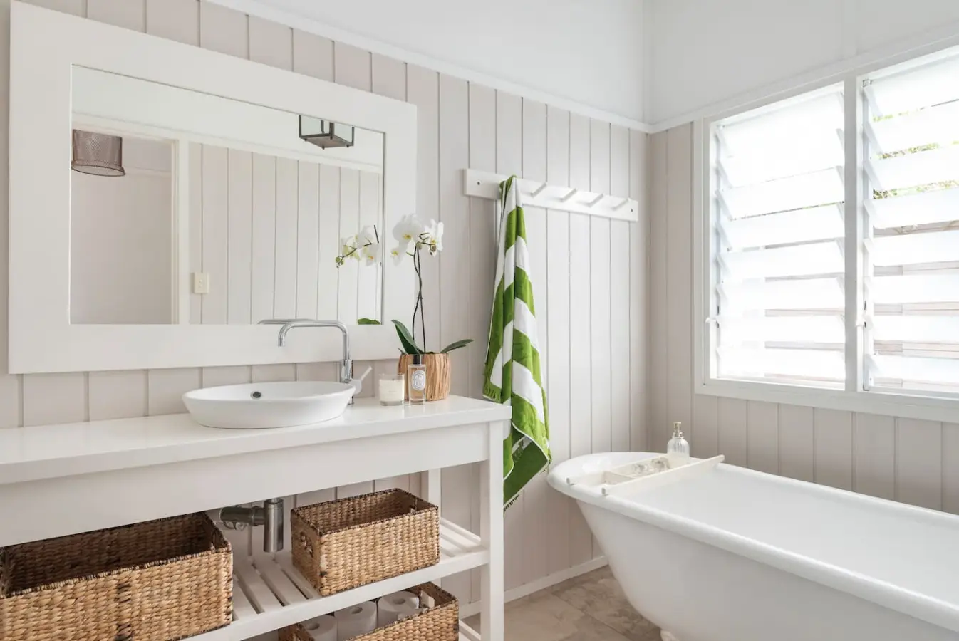 Luxury 3BR Beach House with Ocean Views, Whale Beach - Image 15