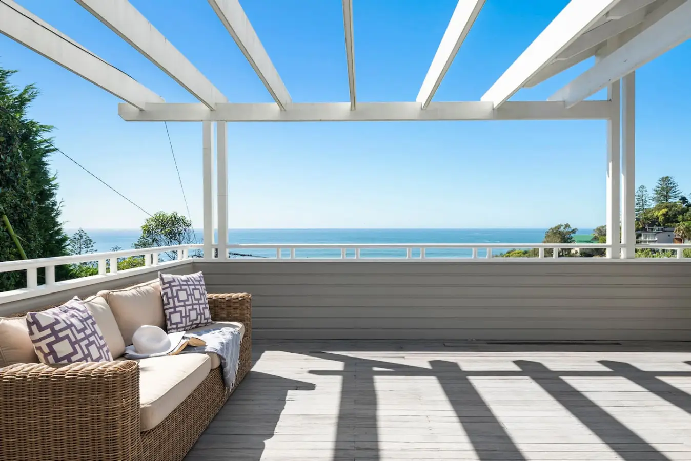 Luxury 3BR Beach House with Ocean Views, Whale Beach - Image 4