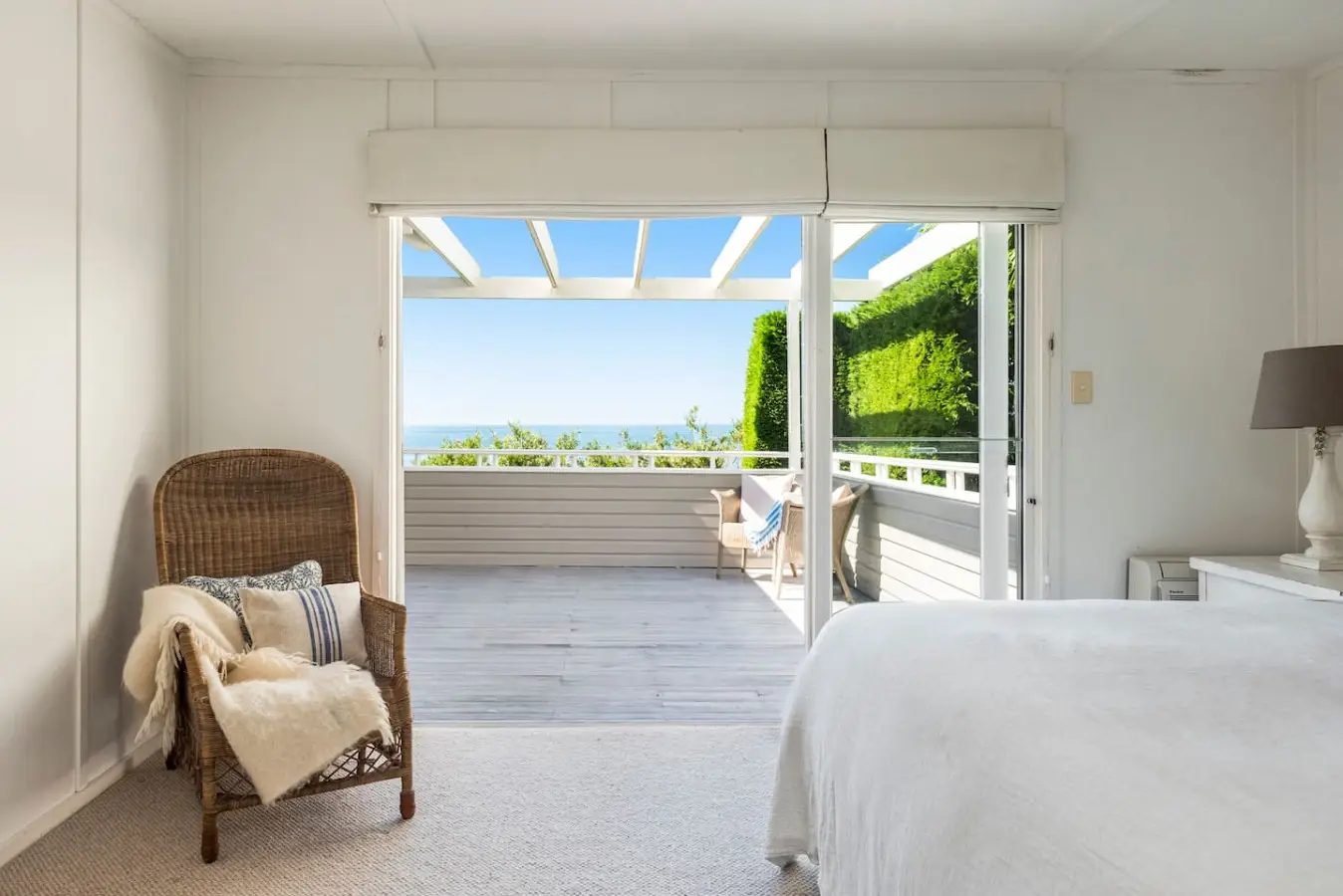Luxury 3BR Beach House with Ocean Views, Whale Beach - Image 12