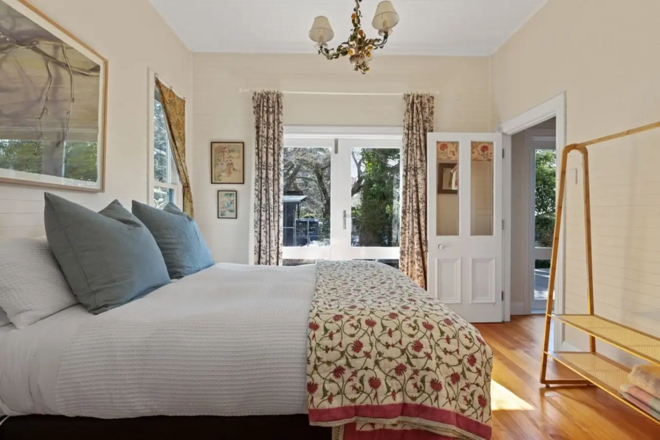 Victory Cottage – 3BR with Fireplace, Leura, Blue Mountains - Image 12