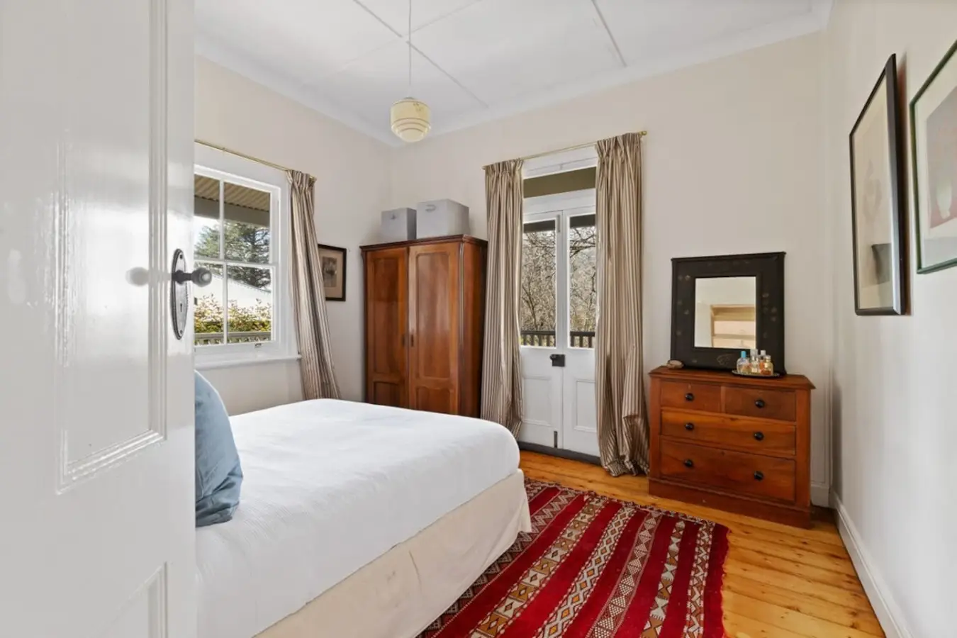 Victory Cottage – 3BR with Fireplace, Leura, Blue Mountains - Image 16