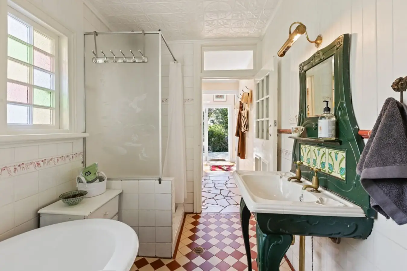 Victory Cottage – 3BR with Fireplace, Leura, Blue Mountains - Image 38