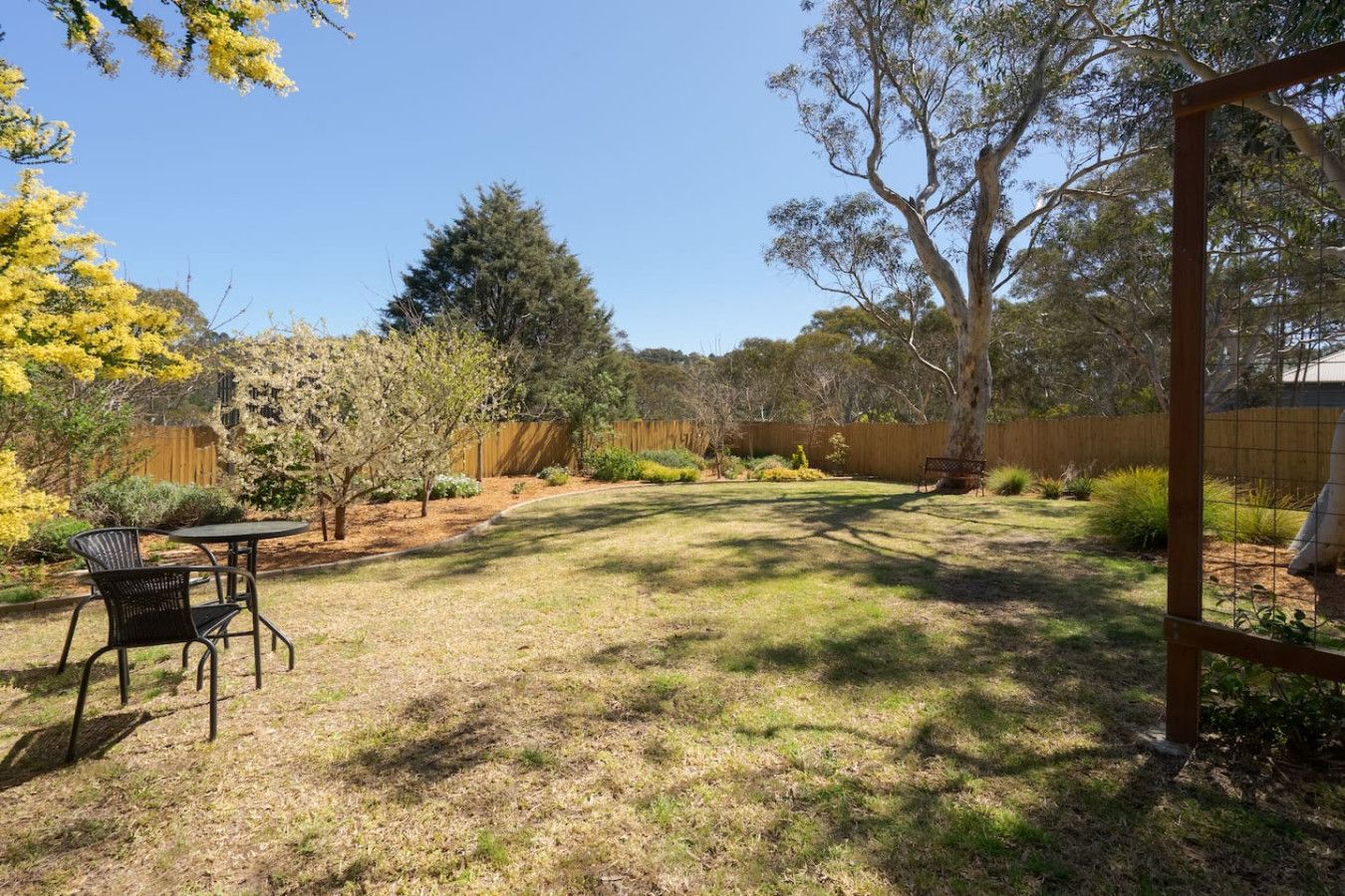 Alleura House – 5BR Bushland Retreat, Sleeps 12, Leura (Monthly Stays) - Image 3