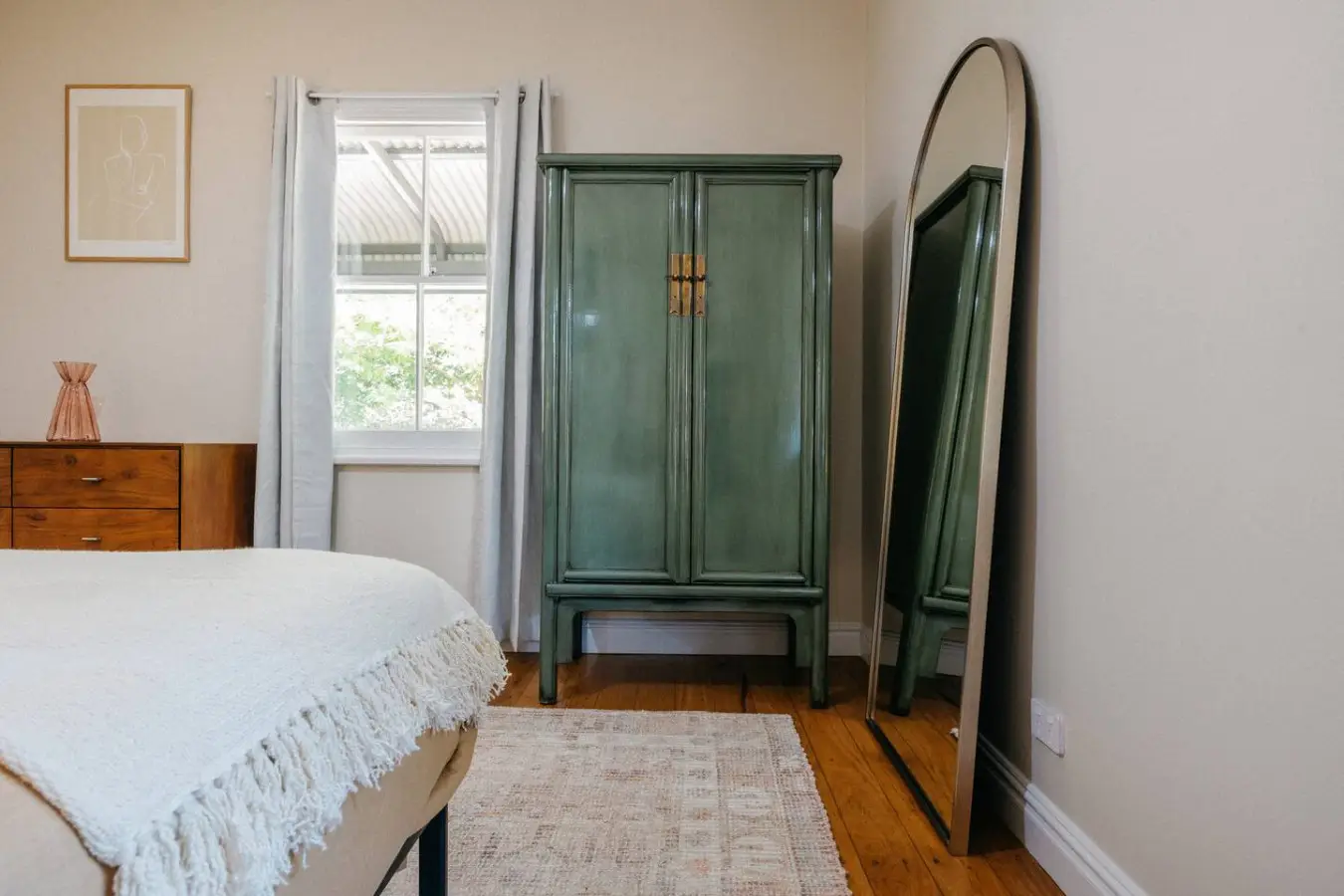 Boonara House – Newly Renovated 4BR, Wentworth Falls, Blue Mountains - Image 14