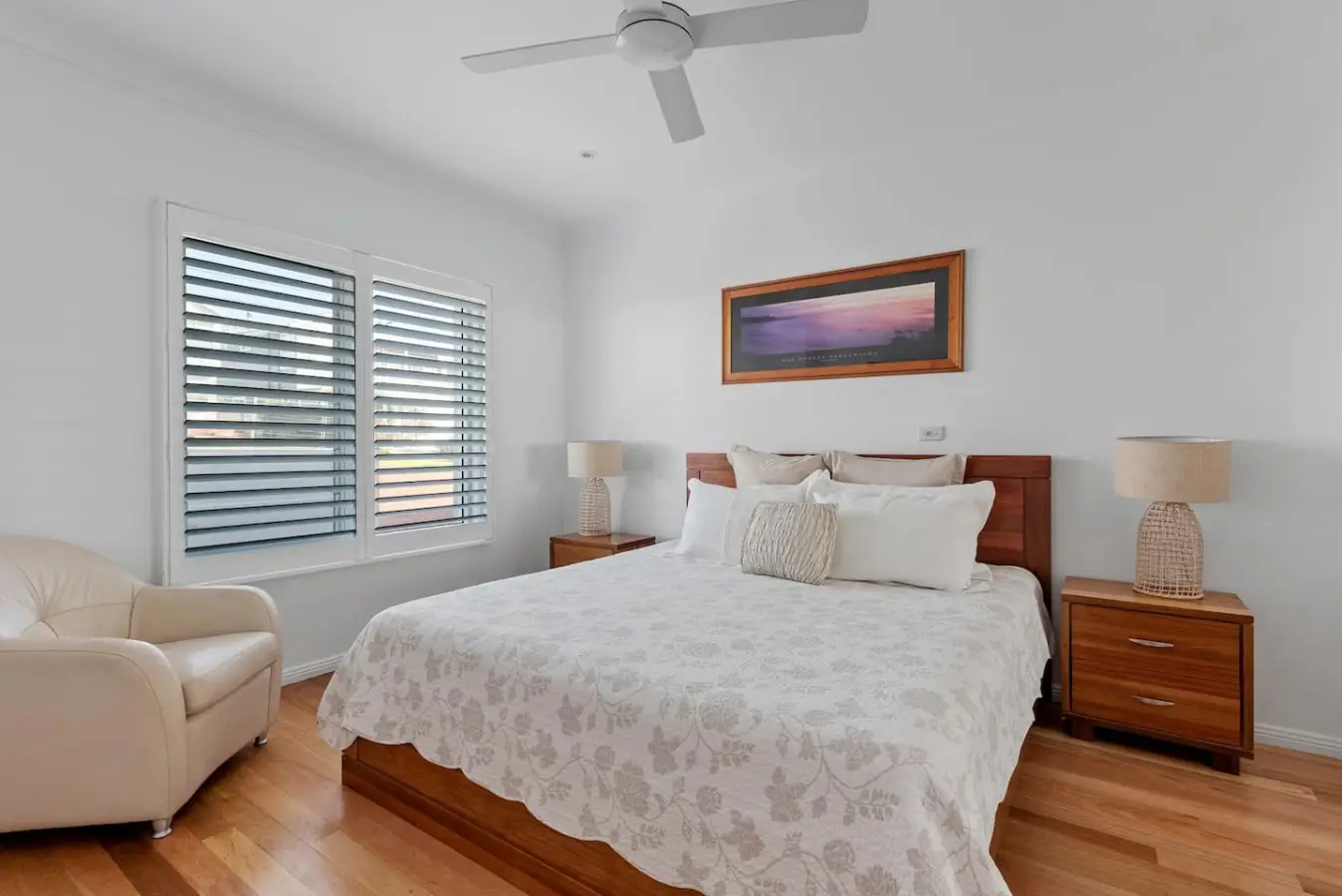 The Lighthouse – 4BR Beach House, Sleeps 10, Mollymook (Monthly Stays) - Image 19