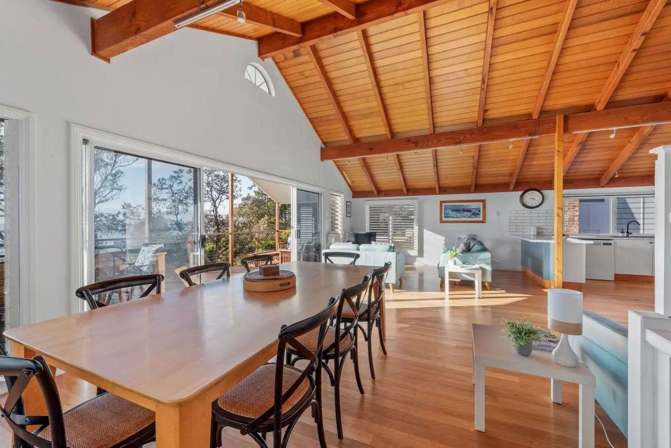 The Lighthouse – 4BR Beach House, Sleeps 10, Mollymook (Monthly Stays) - Image 16
