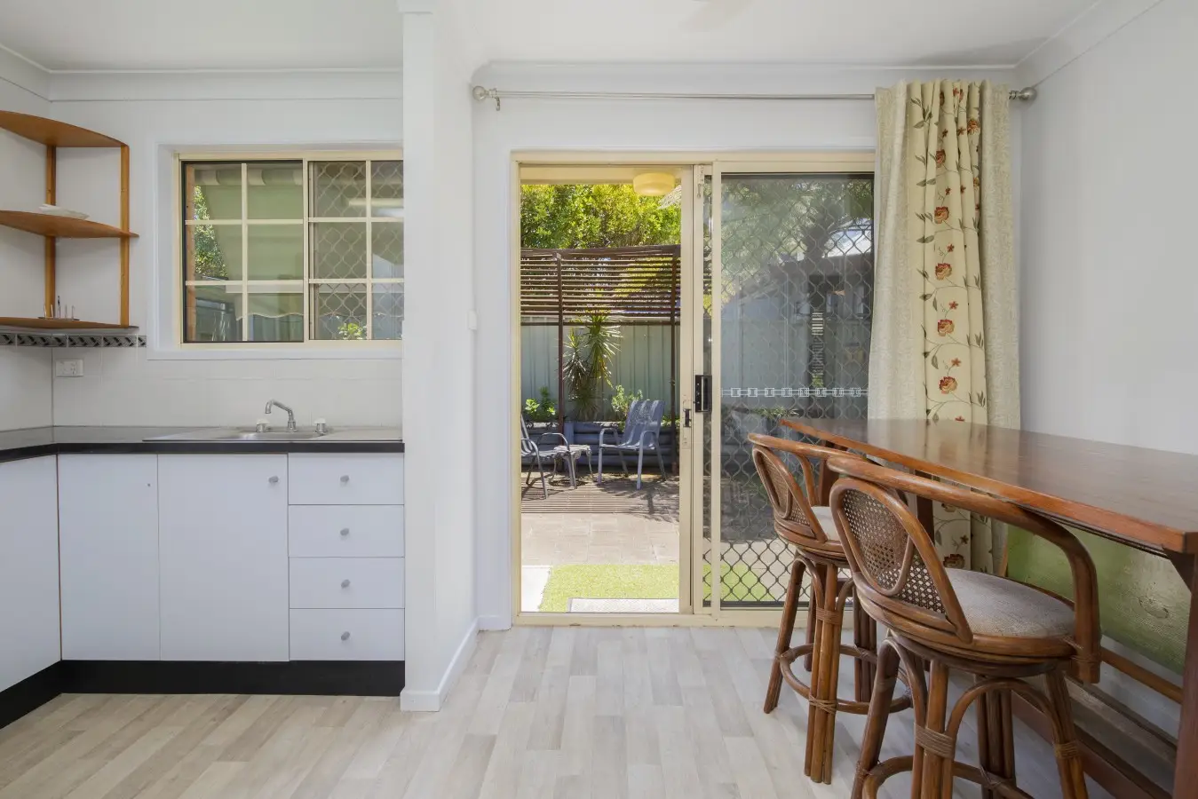 1BR Tighes Hill Retreat - Image 3