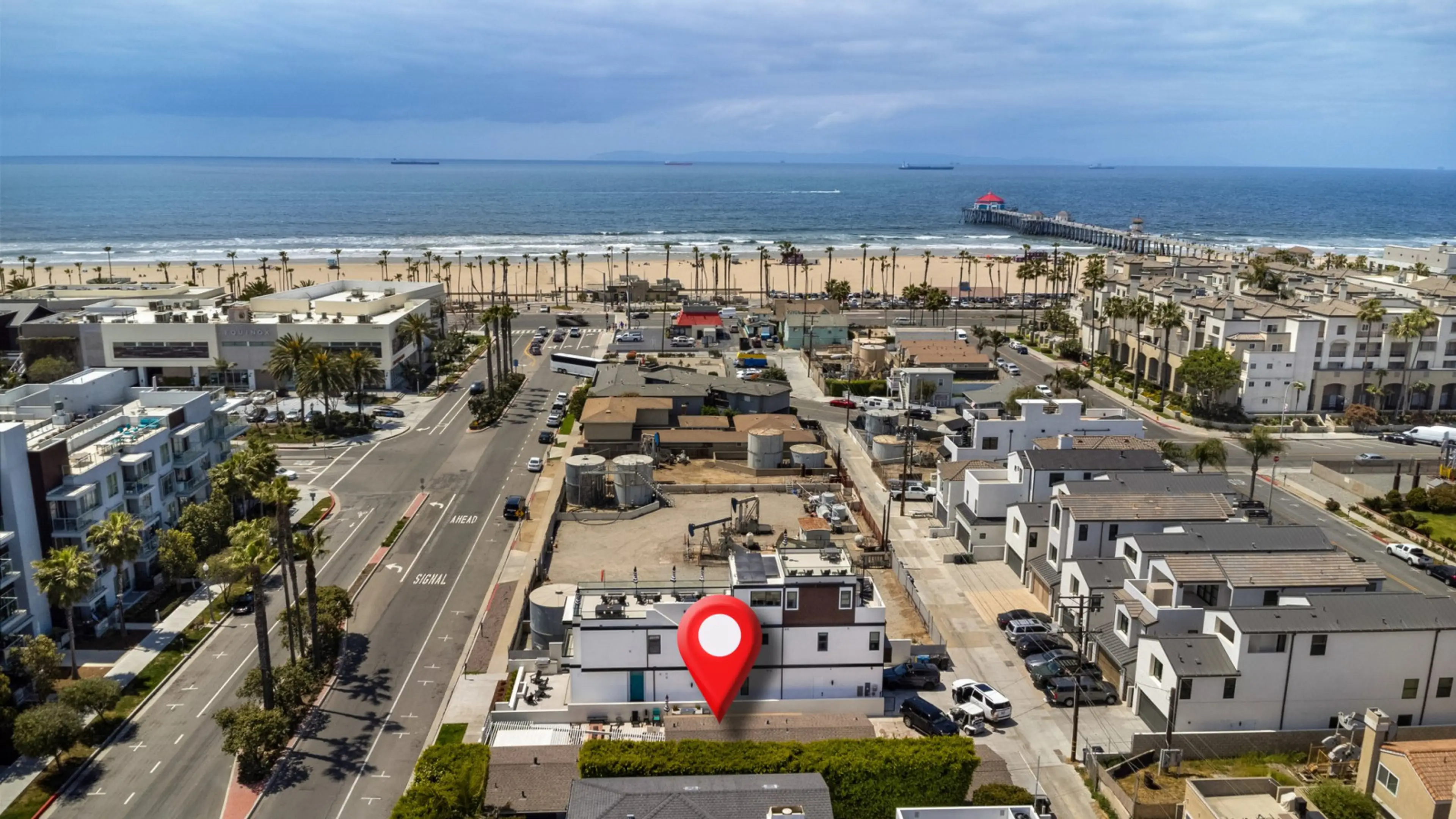 BEST location in Huntington Beach! 2-3 min walk to the ocean, shops and dining!