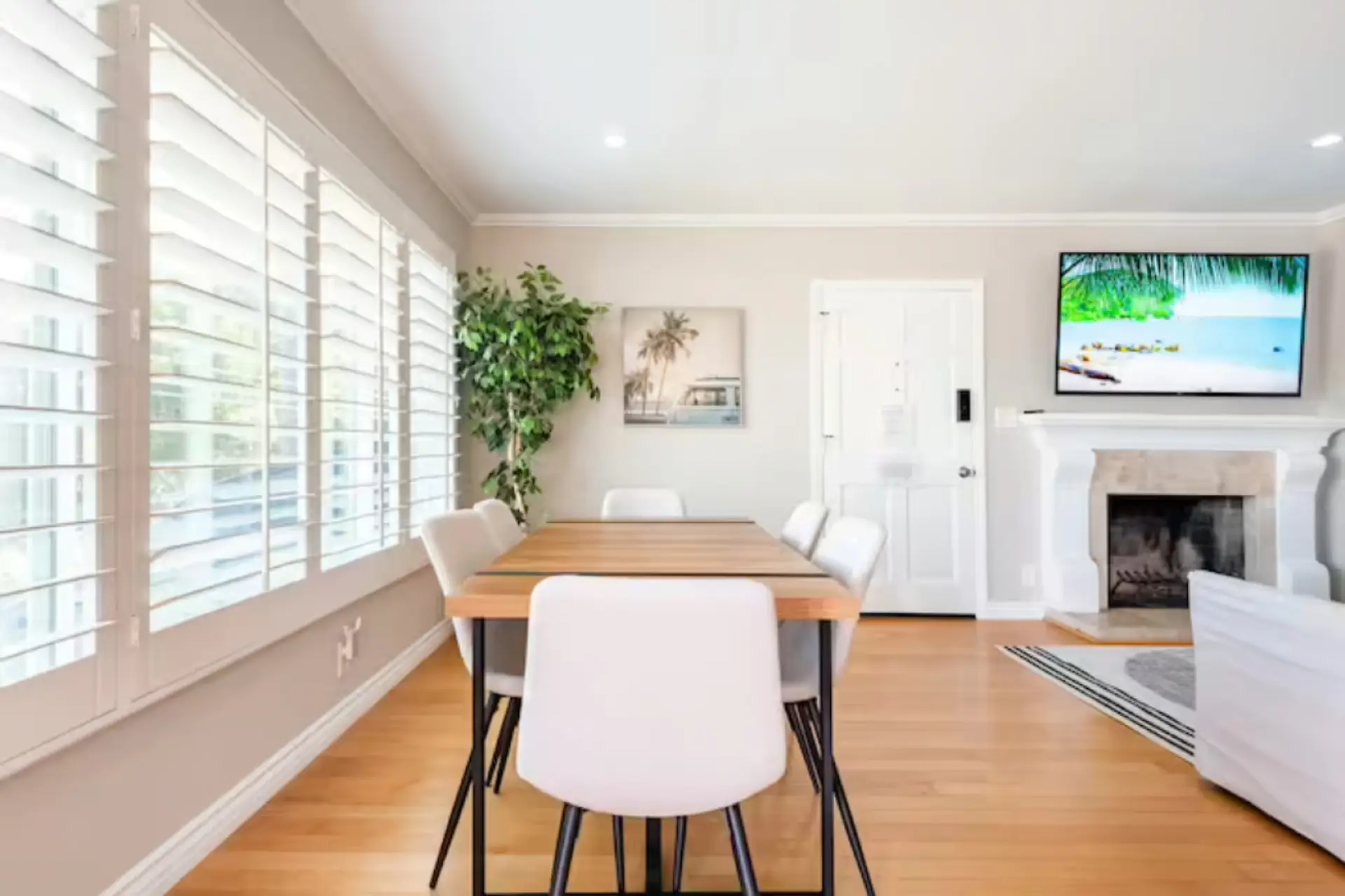 6-seater dining table