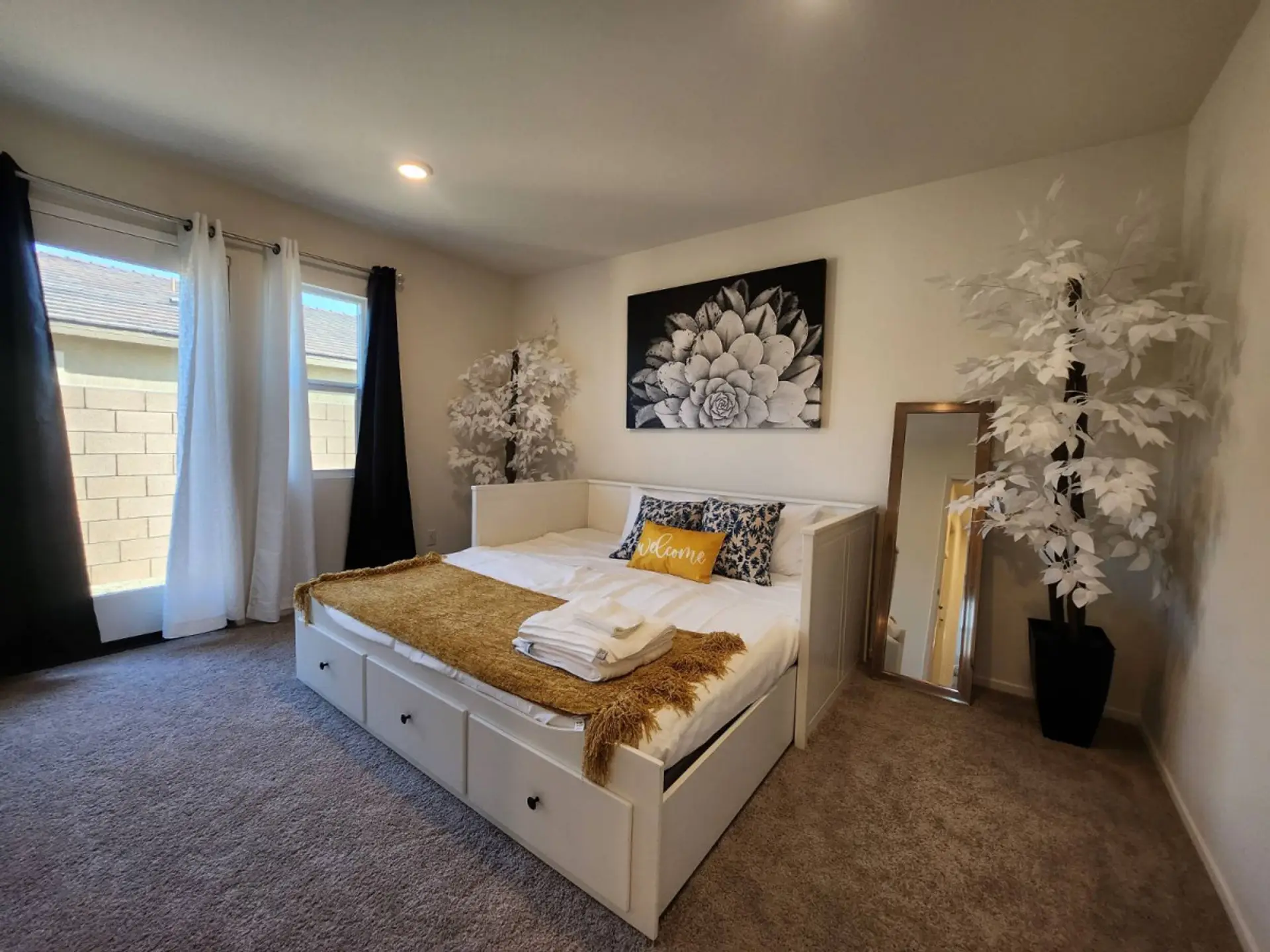 CASITA BEDROOM Queen bed room