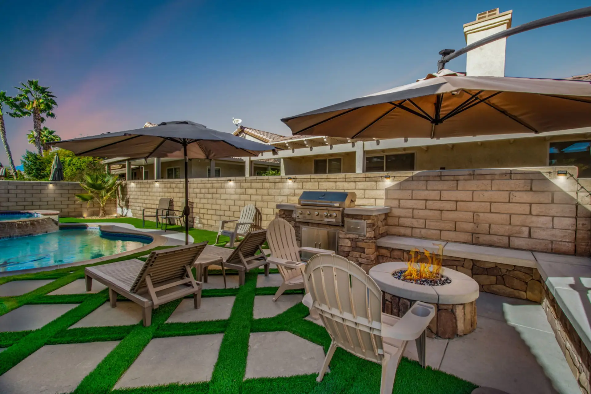 Cozy home w/ a private pool, hot tub, BBQ & fire pit.