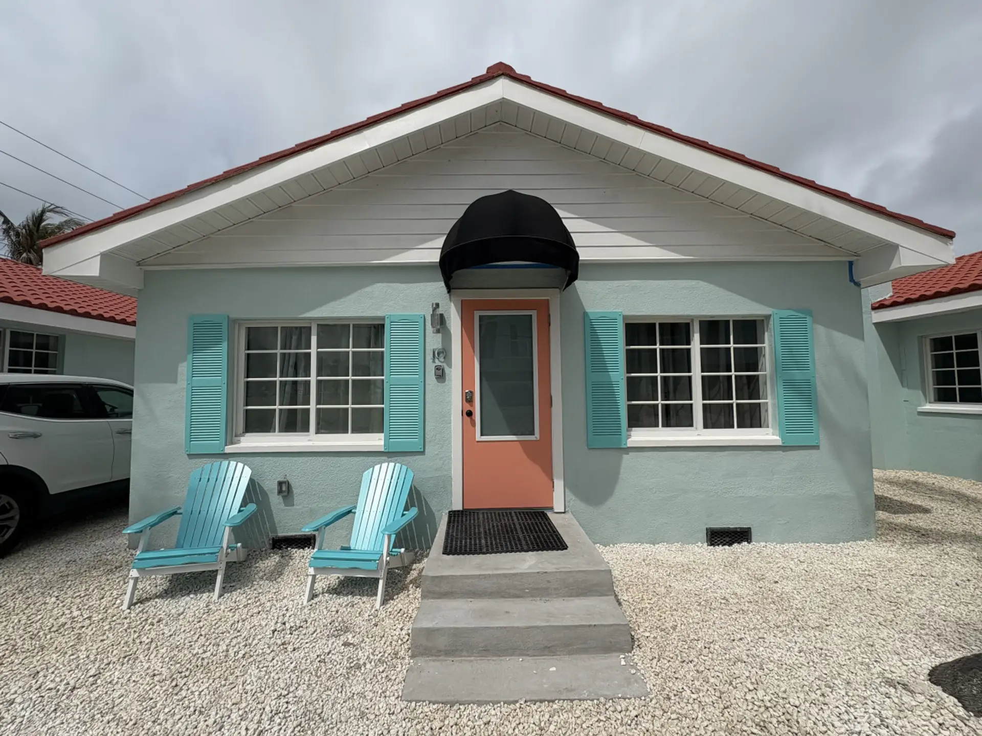 Beach bungalow with 2 parking space