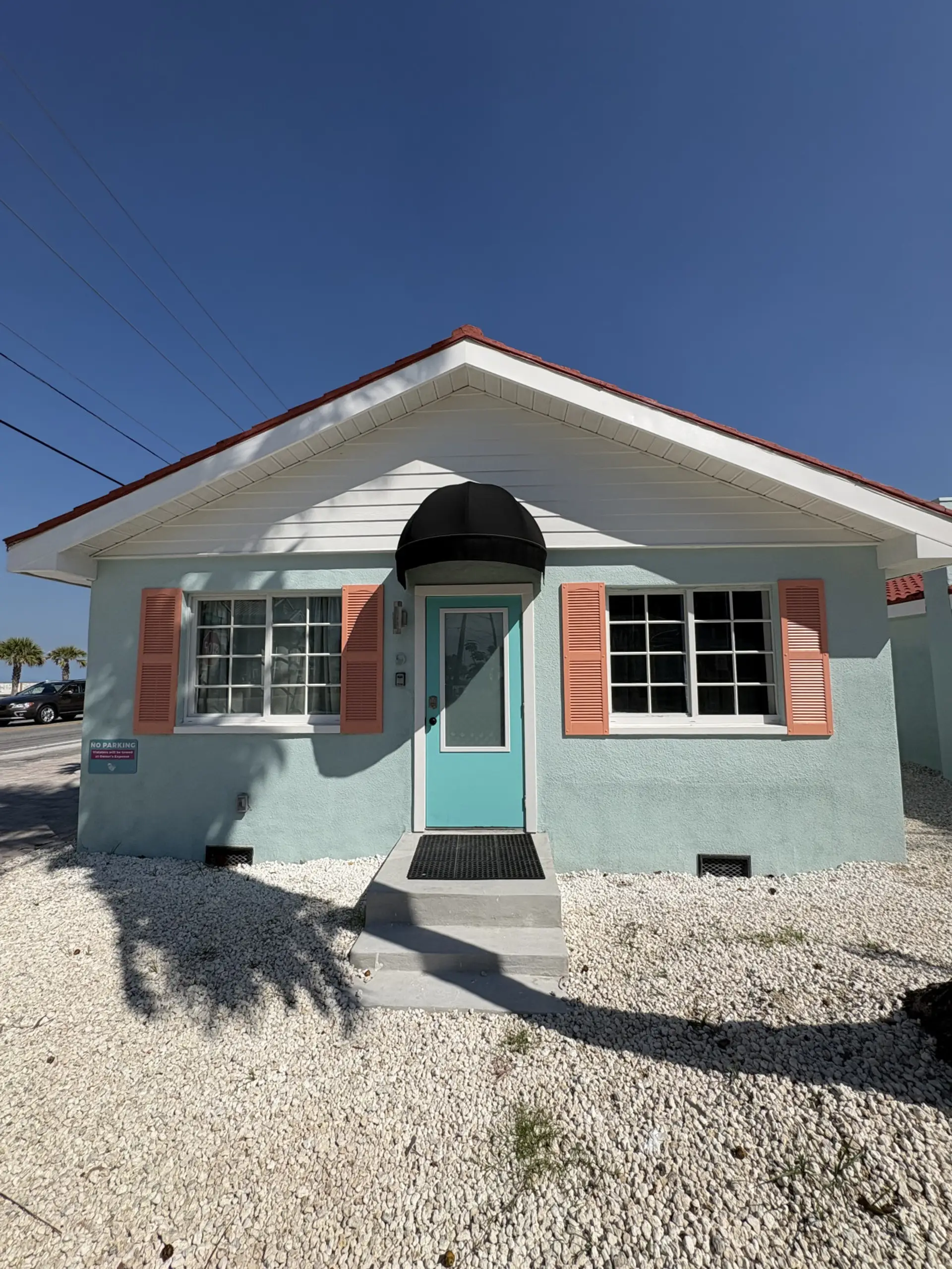 Beach Bungalow with 1 parking space