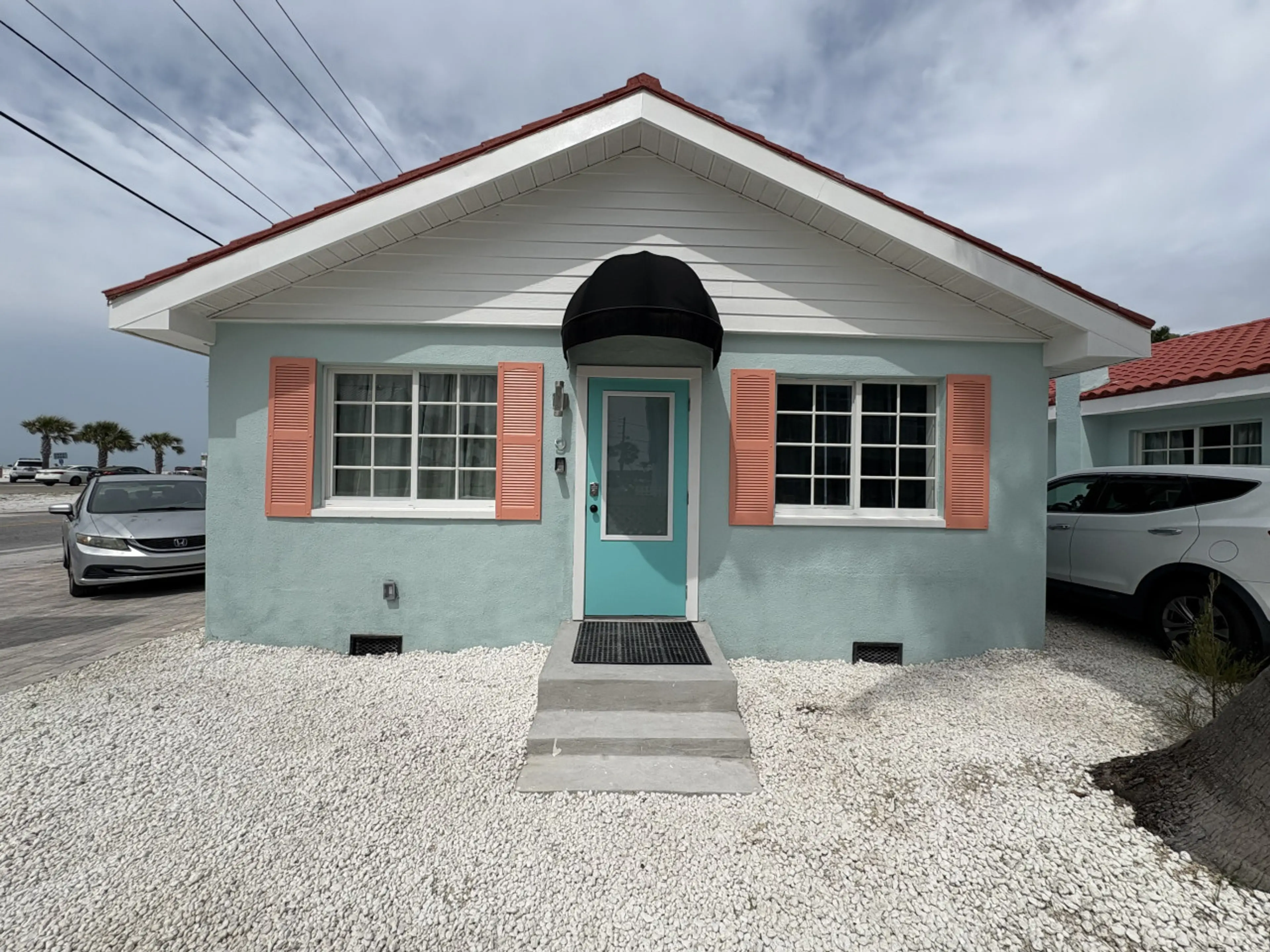 Beach Bungalow with 1 parking space