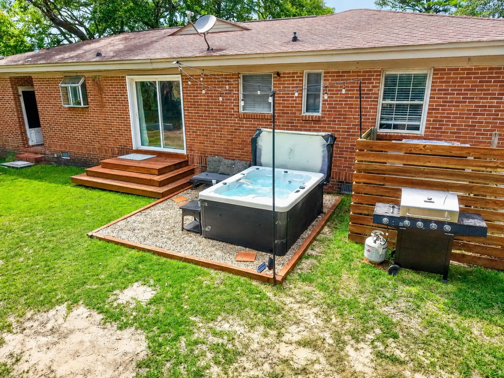 Your own private hot tub under the Charleston sky - fire up the grill and settle in for a long soak after exploring downtown