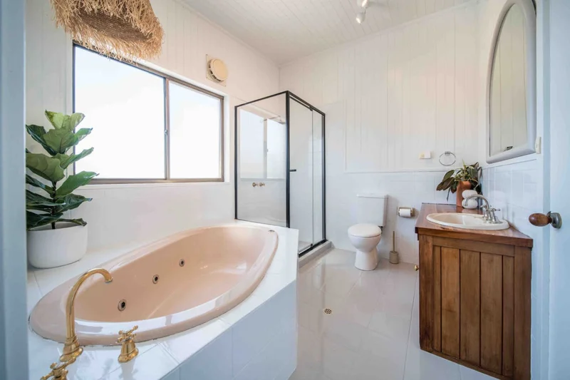 Salt Bush Beach House - Image 18