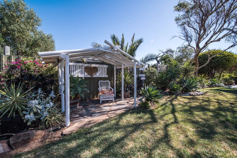 Salt Bush Beach House - Image 27