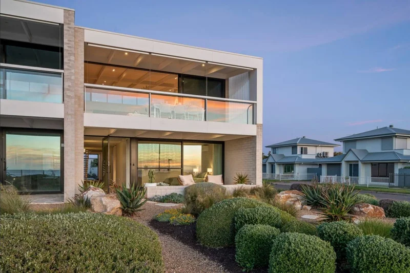 Reef House - Image 41