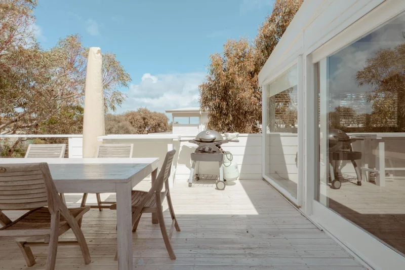 The Tree House - Image 33