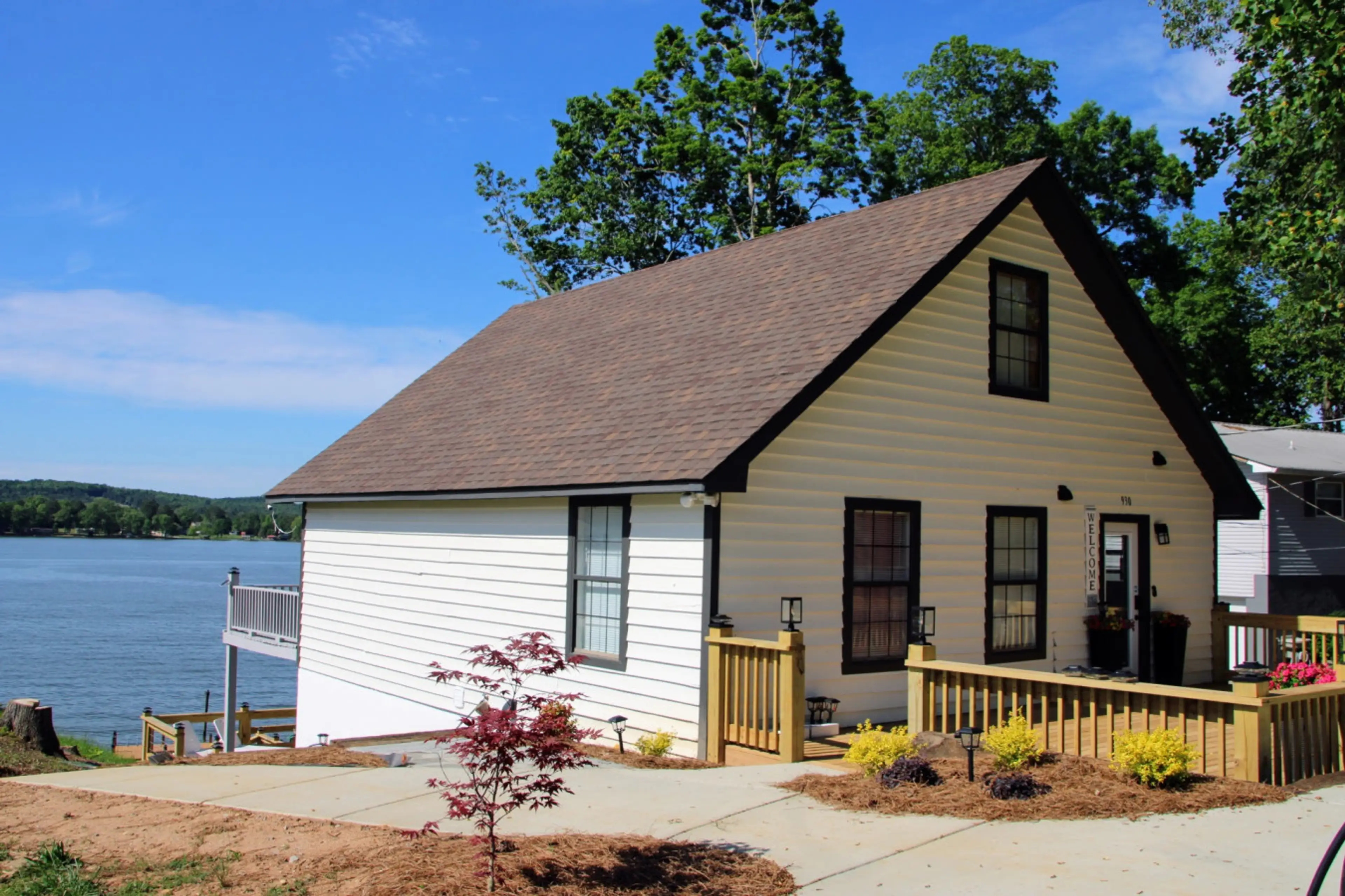 Street View of Home and Weiss Lake