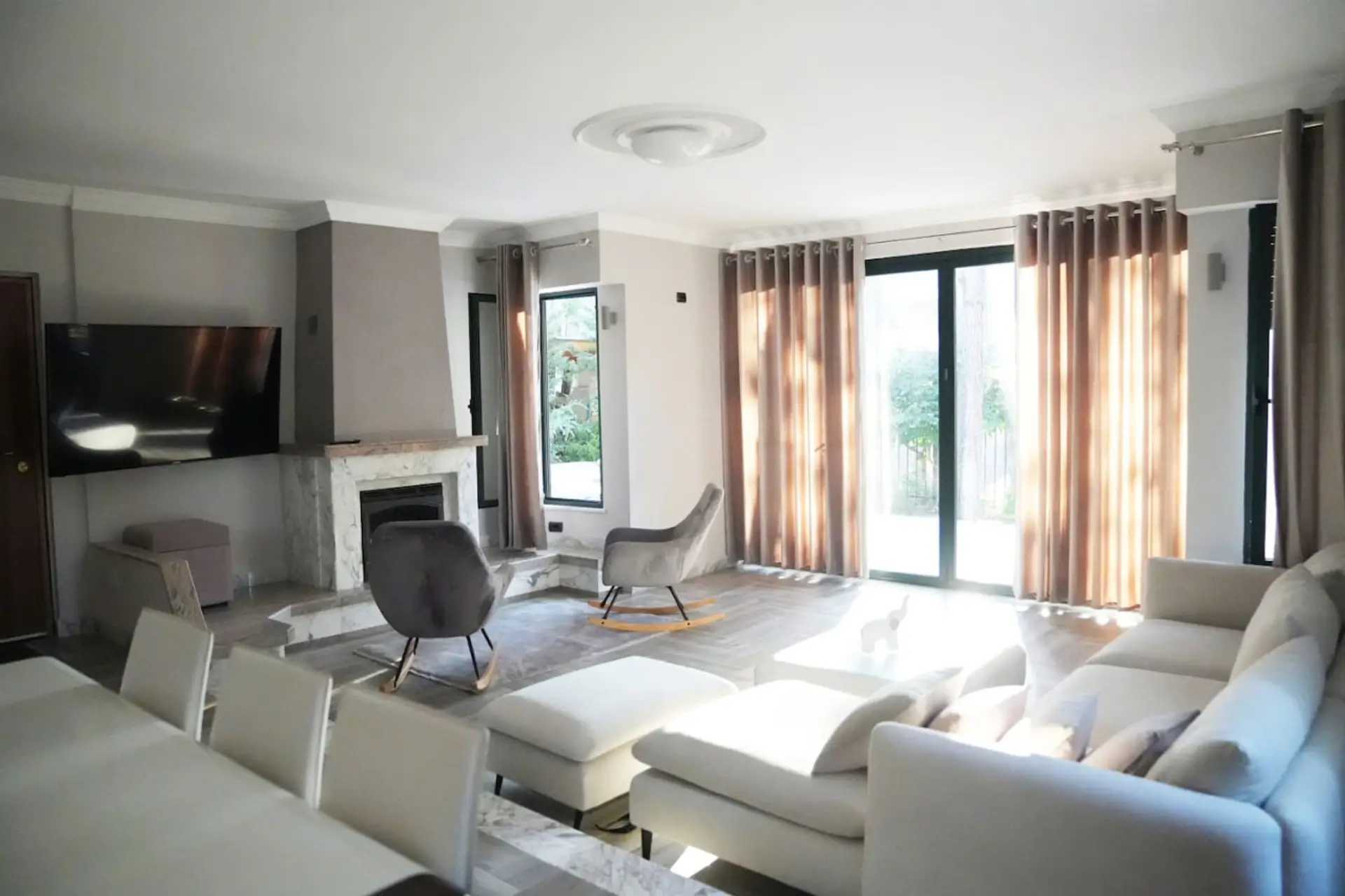 Living room (Ground floor)