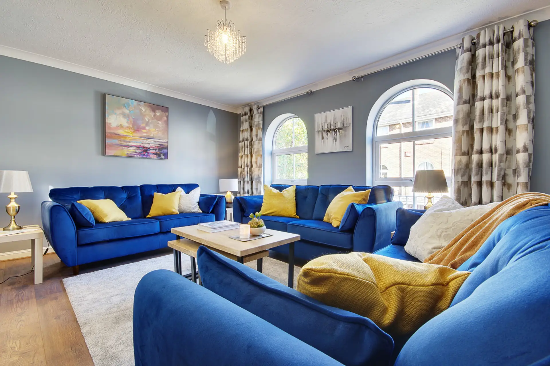 Spacious lounge