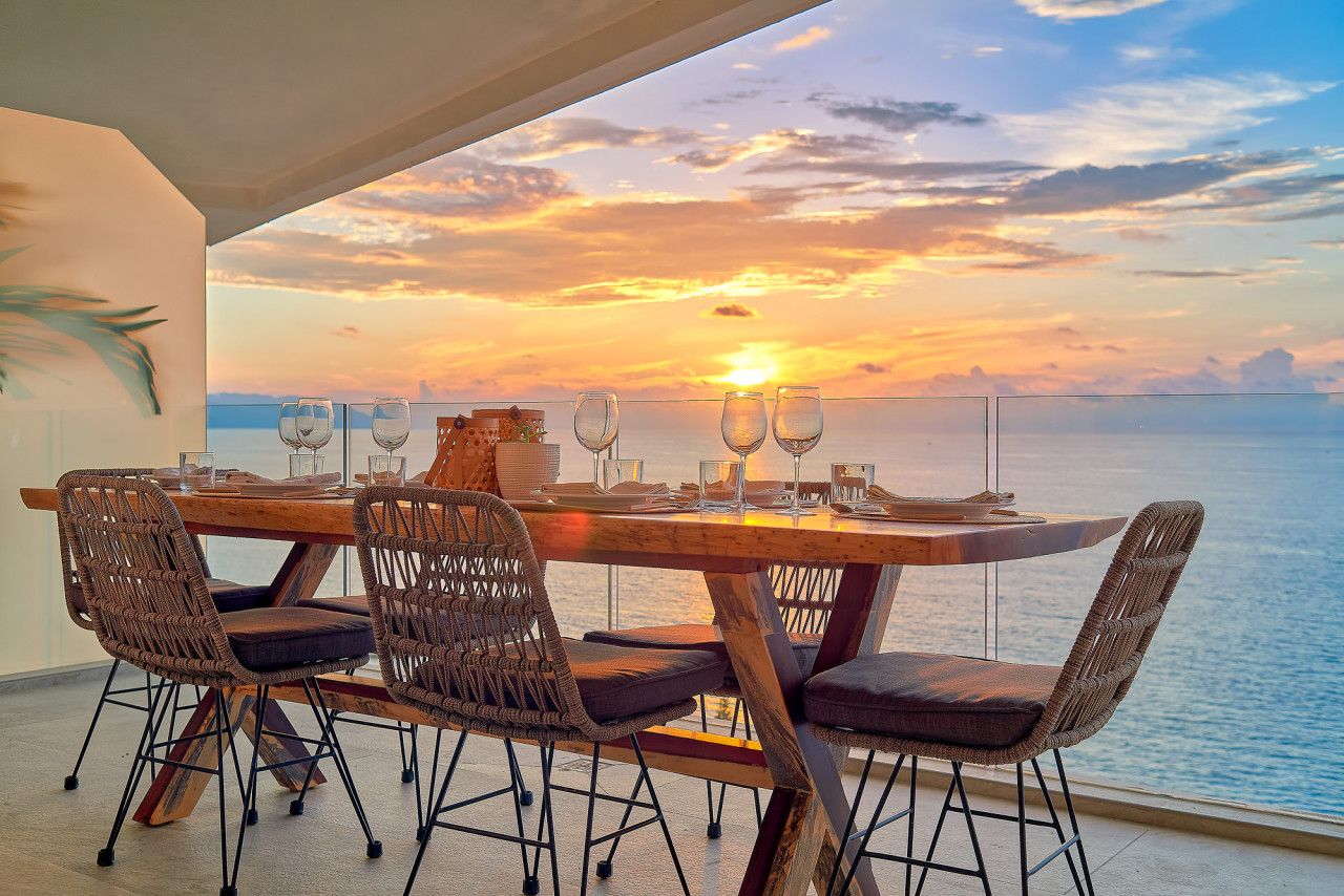 Photo inspiration: Picture Idea: Casa Caterina Luxury Ocean Front Condo At Indah