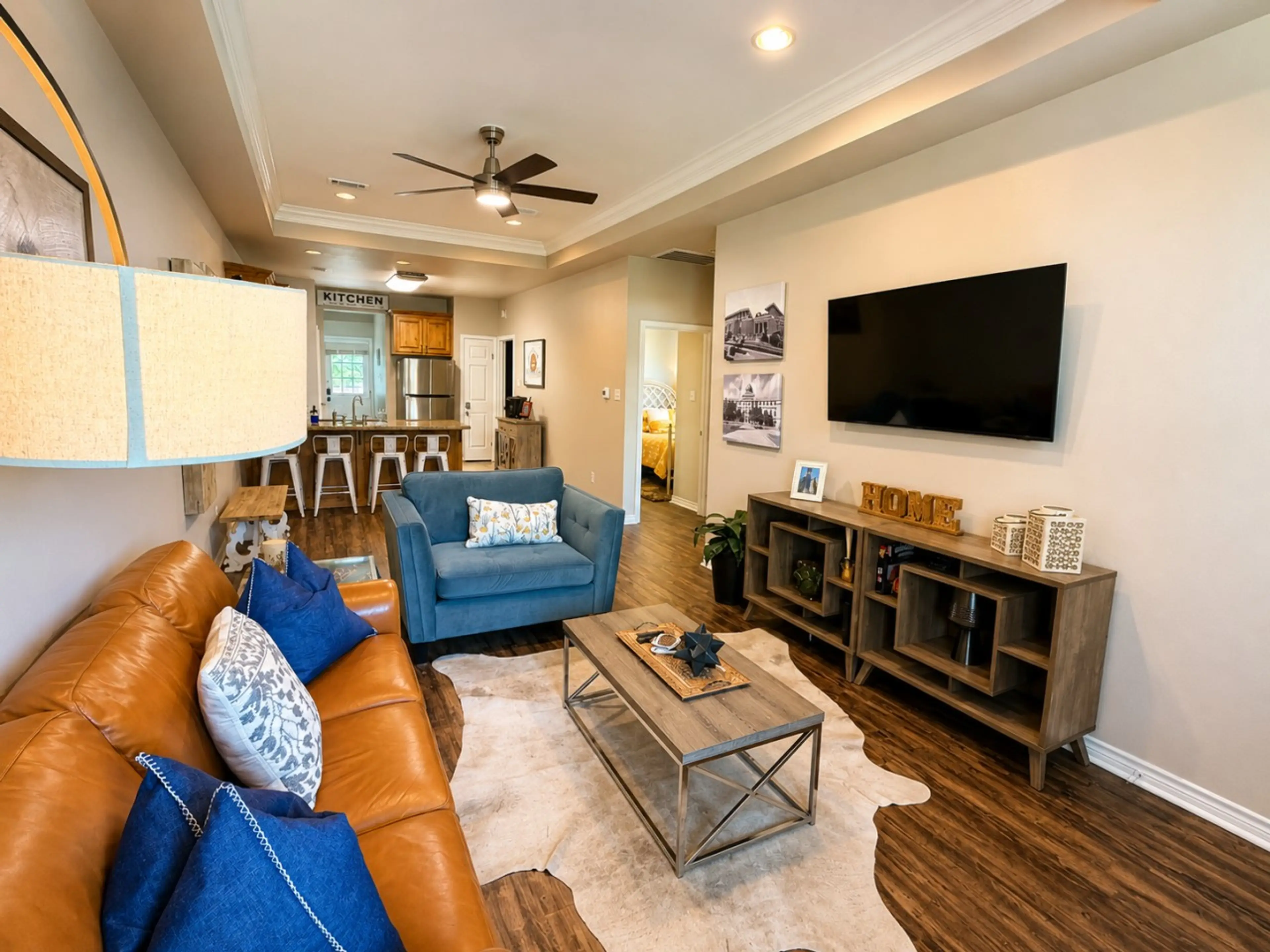 Bright & open living space that flows straight into the kitchen area