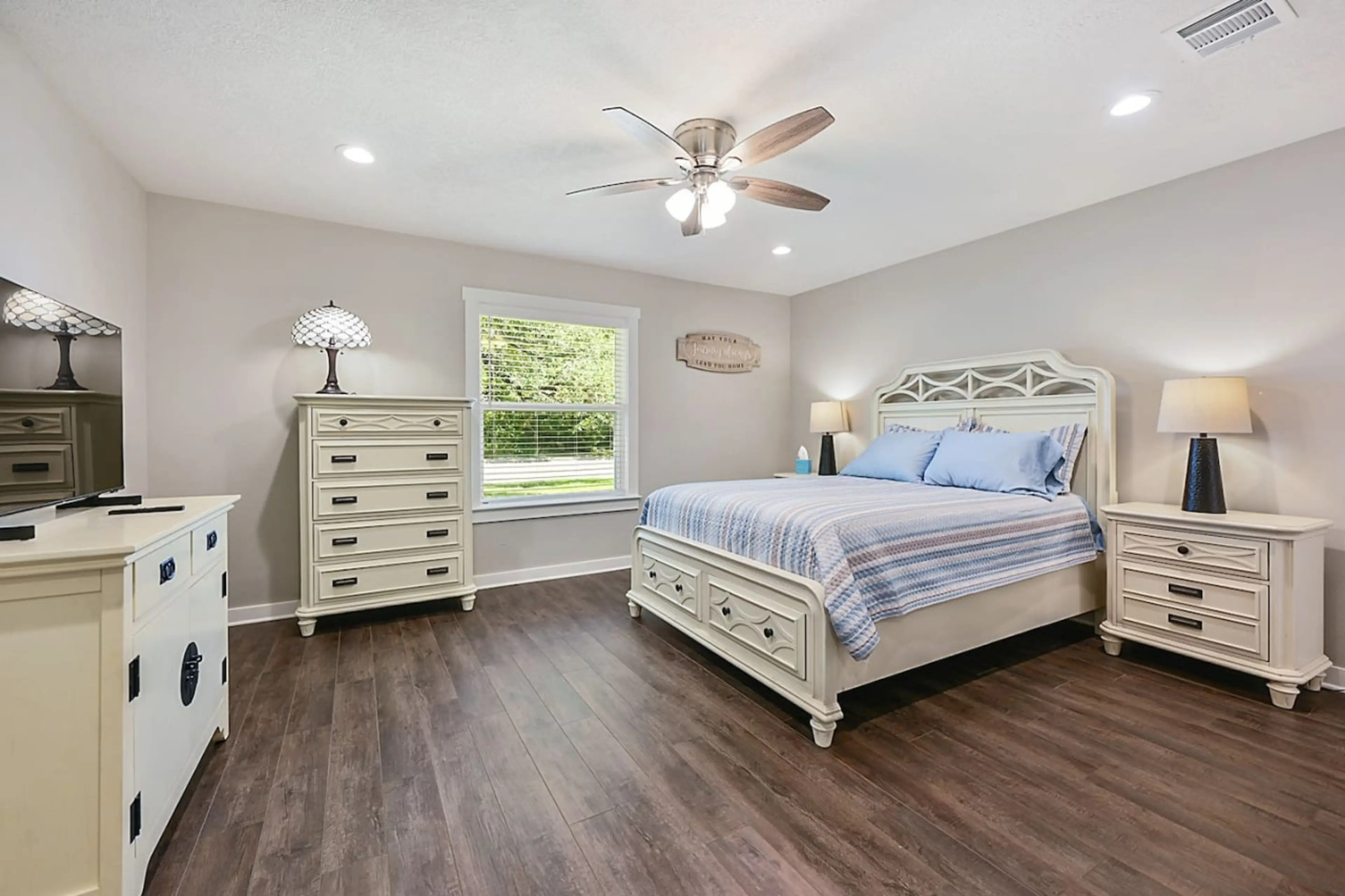Spacious yet cozy primary bedroom!