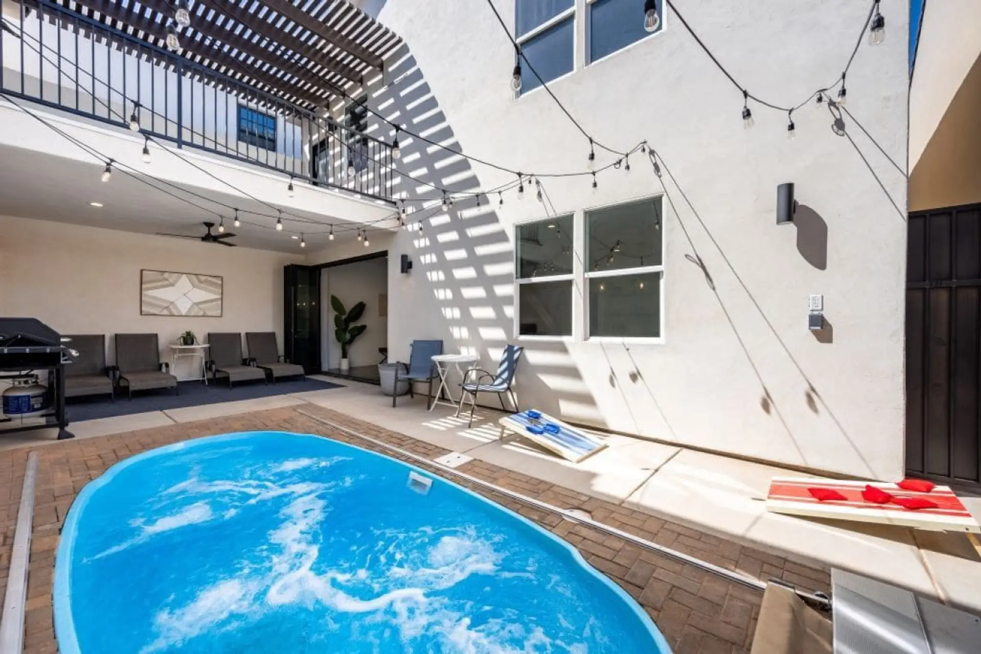 Courtyard w/pool