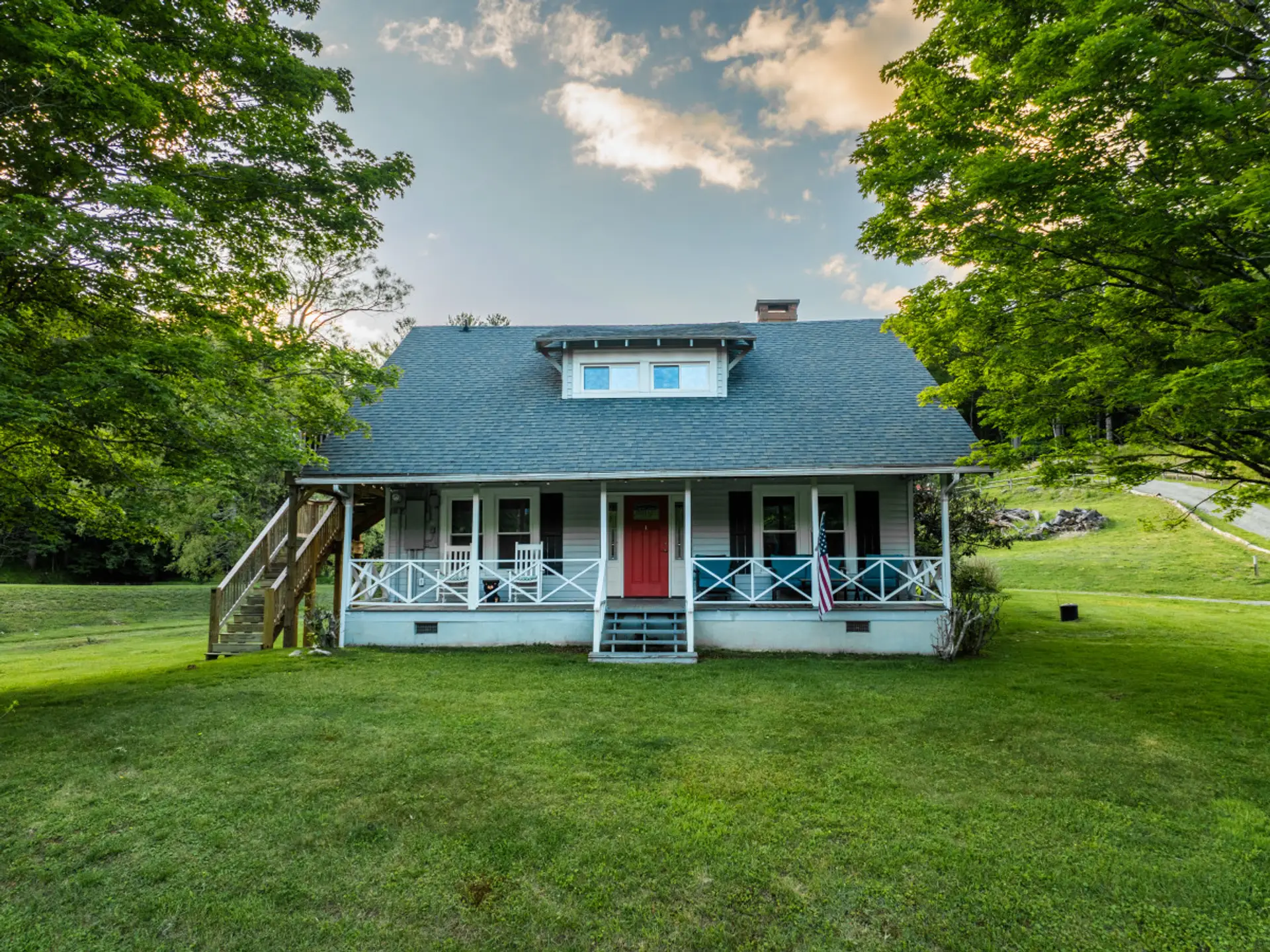 1900s Remodeled Farmhouse!